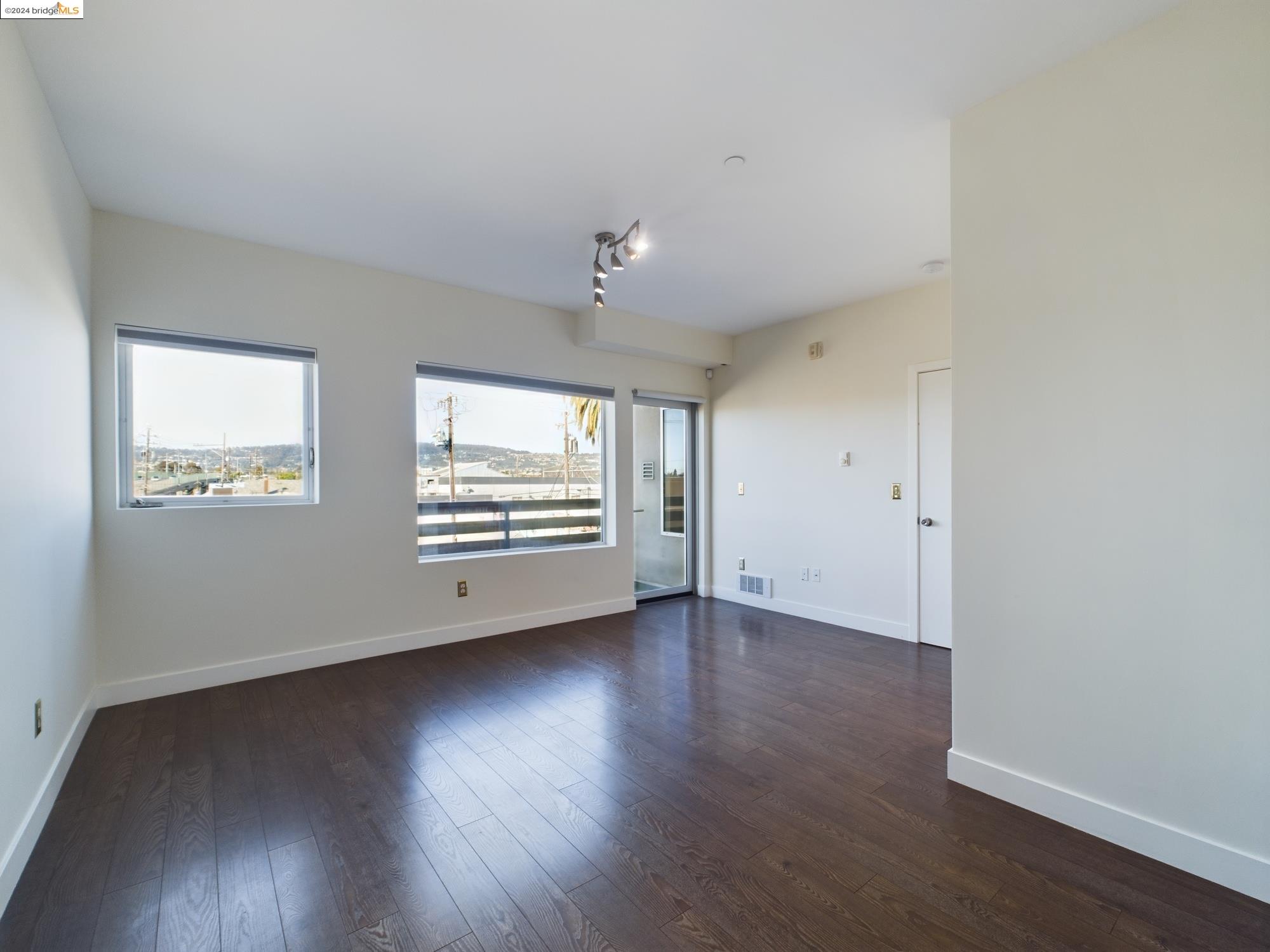 Detail Gallery Image 27 of 47 For 414 29th Ave #4,  Oakland,  CA 94601 - 2 Beds | 2 Baths
