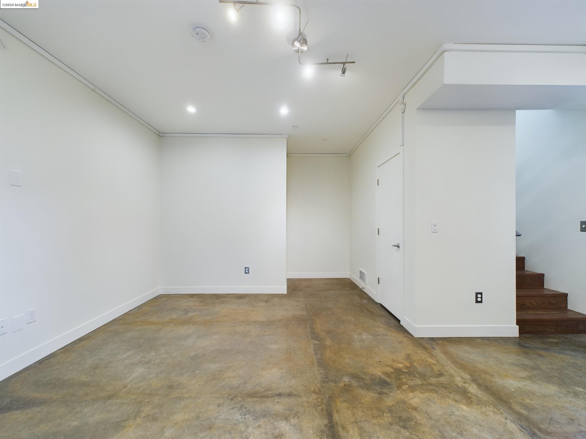 Detail Gallery Image 37 of 47 For 414 29th Ave #4,  Oakland,  CA 94601 - 2 Beds | 2 Baths