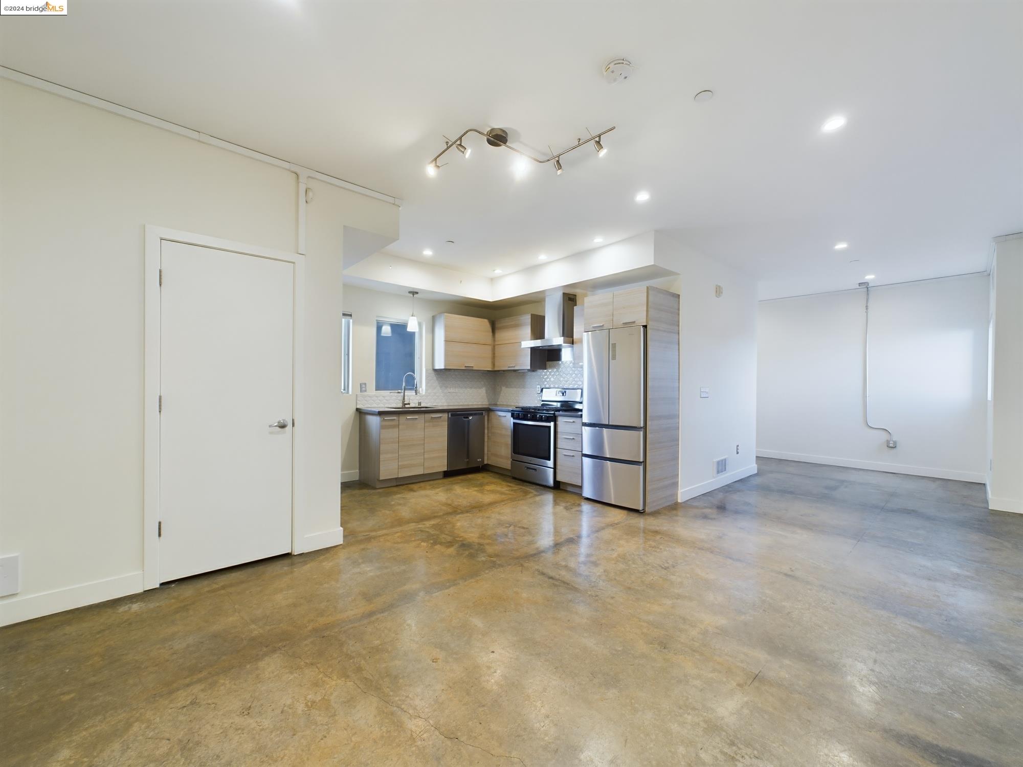 Detail Gallery Image 40 of 47 For 414 29th Ave #4,  Oakland,  CA 94601 - 2 Beds | 2 Baths