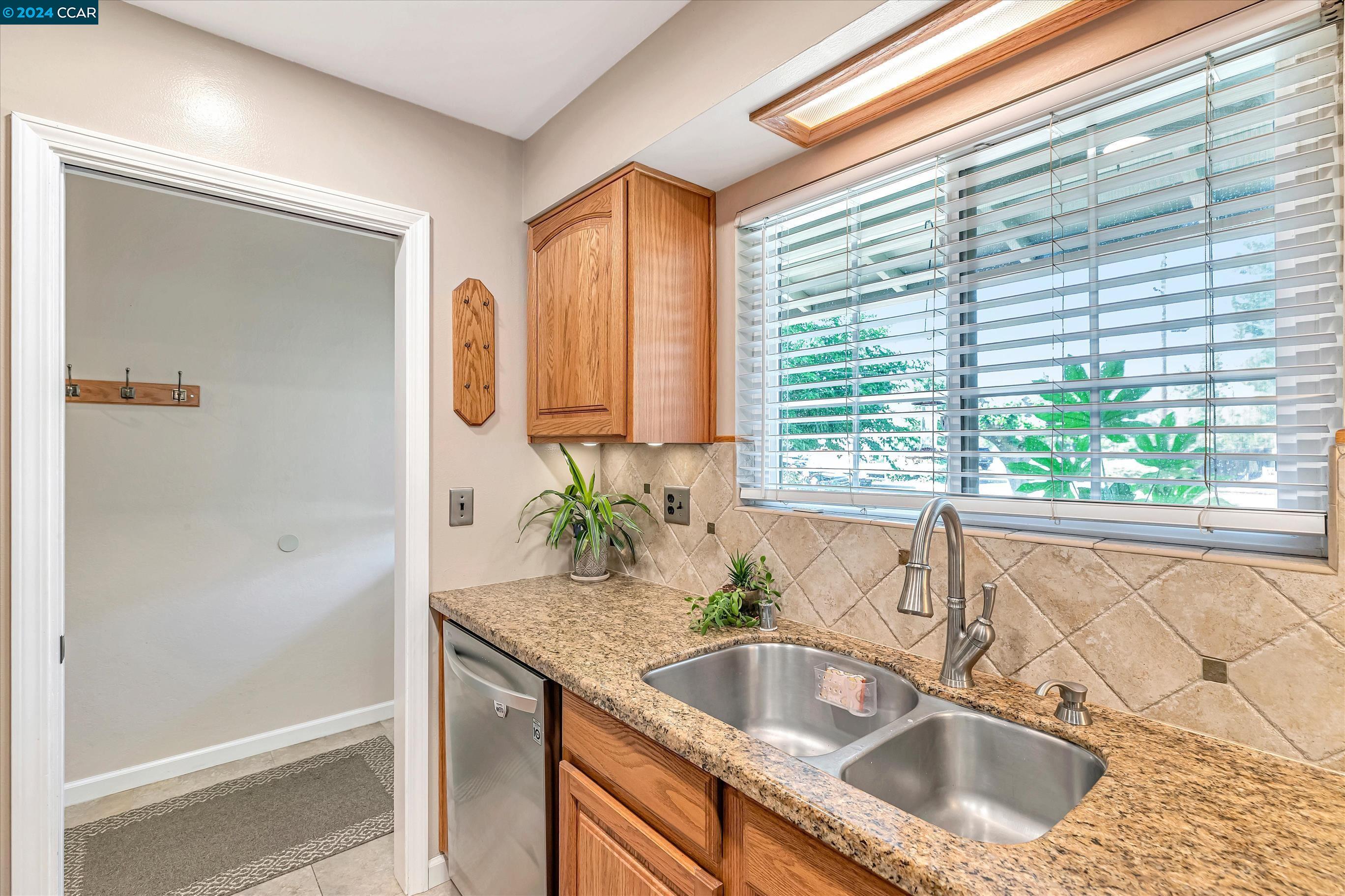 Detail Gallery Image 16 of 58 For 1109 Mocho St, Livermore,  CA 94550 - 3 Beds | 2 Baths