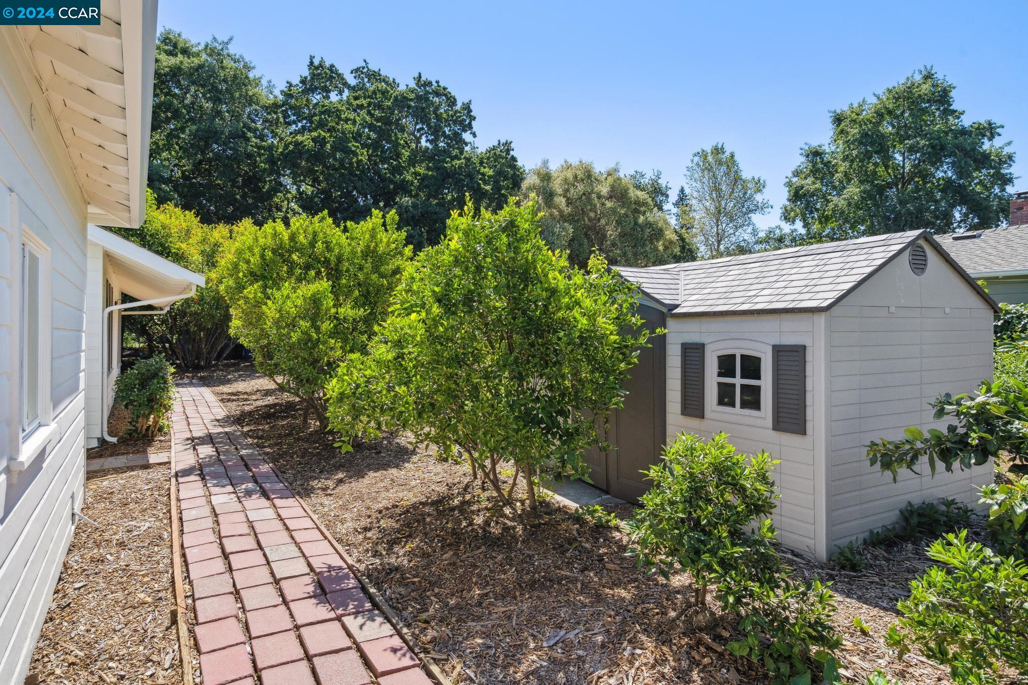 Detail Gallery Image 33 of 39 For 110 Shady Ln, Walnut Creek,  CA 94597 - 3 Beds | 1/1 Baths