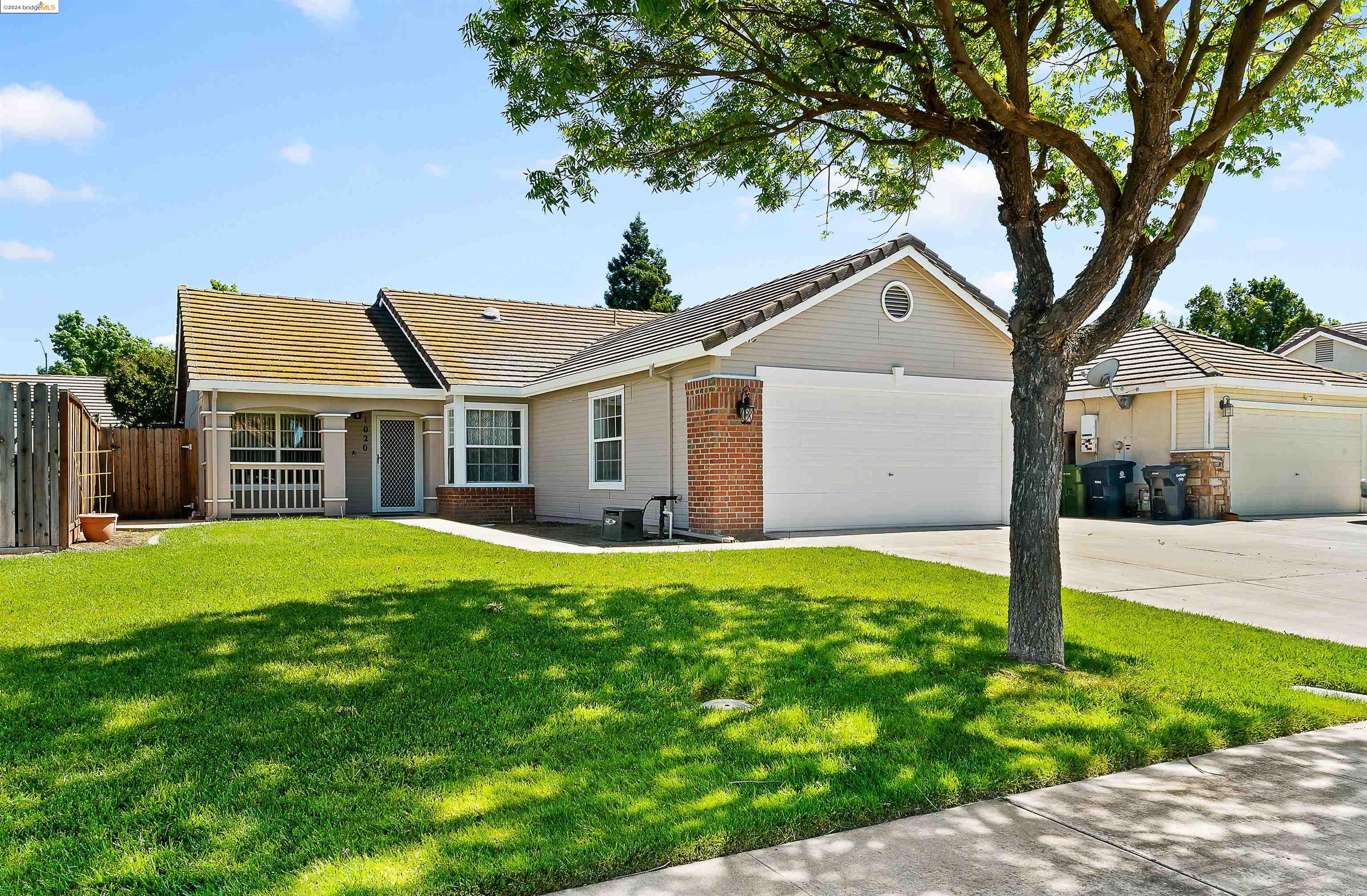 Detail Gallery Image 1 of 1 For 1020 Appalosa Way, Tracy,  CA 95376 - 3 Beds | 2 Baths