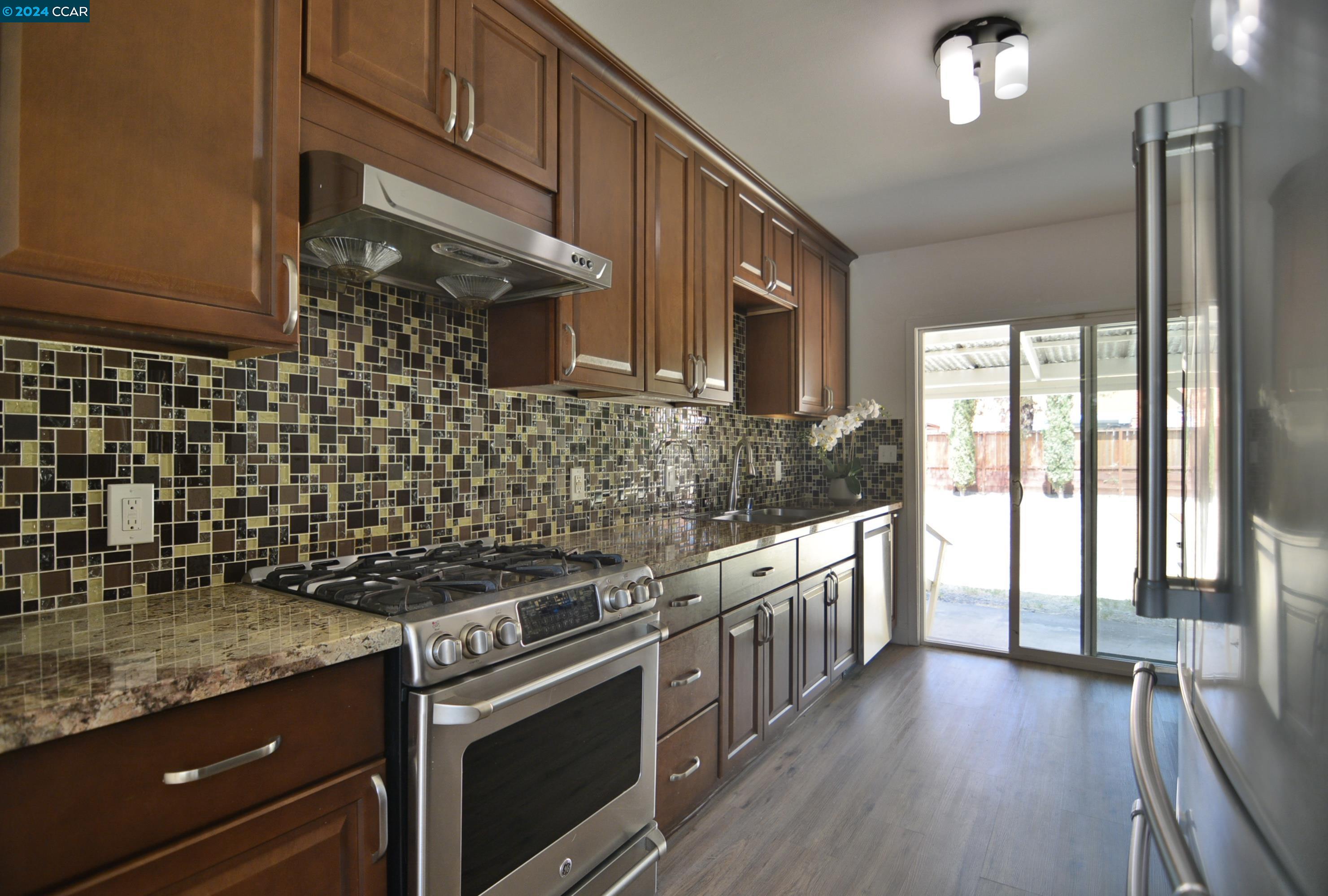 Detail Gallery Image 12 of 34 For 1631 Peach Pl, Concord,  CA 94518 - 3 Beds | 1/1 Baths