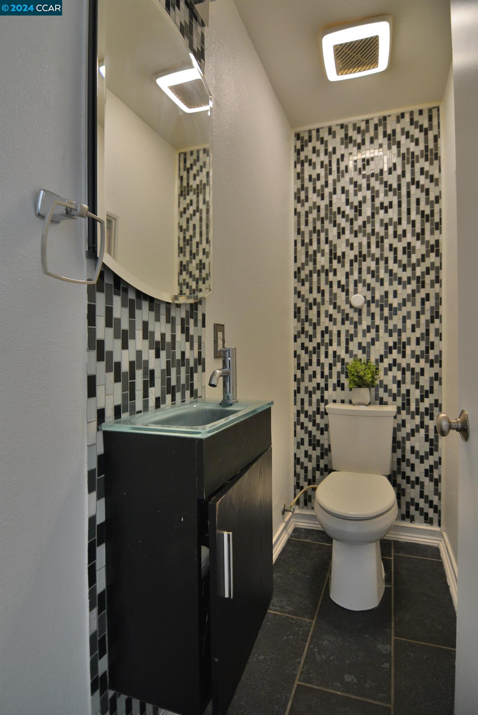 Detail Gallery Image 18 of 34 For 1631 Peach Pl, Concord,  CA 94518 - 3 Beds | 1/1 Baths
