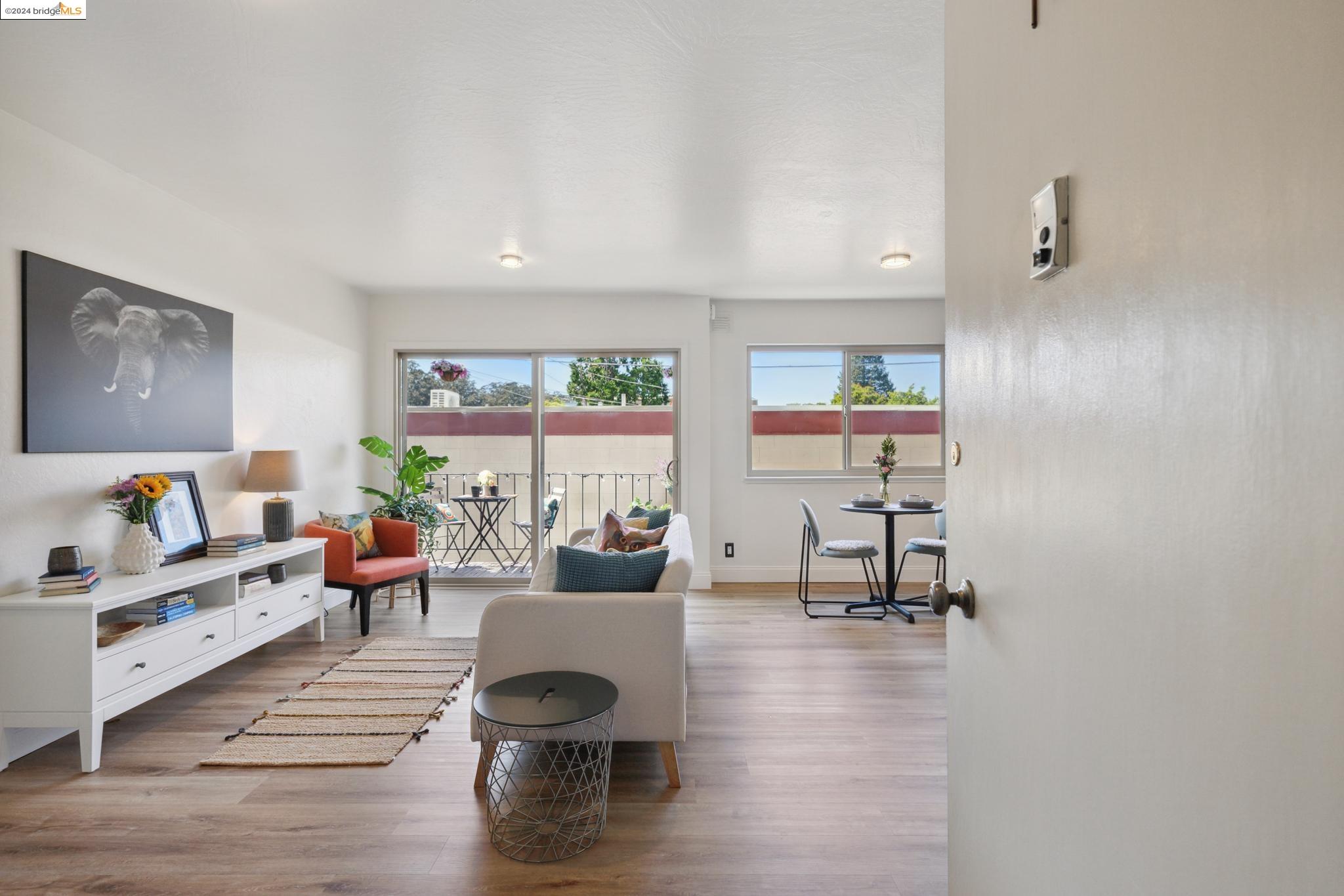 Photo #2: 41059908 Listing 