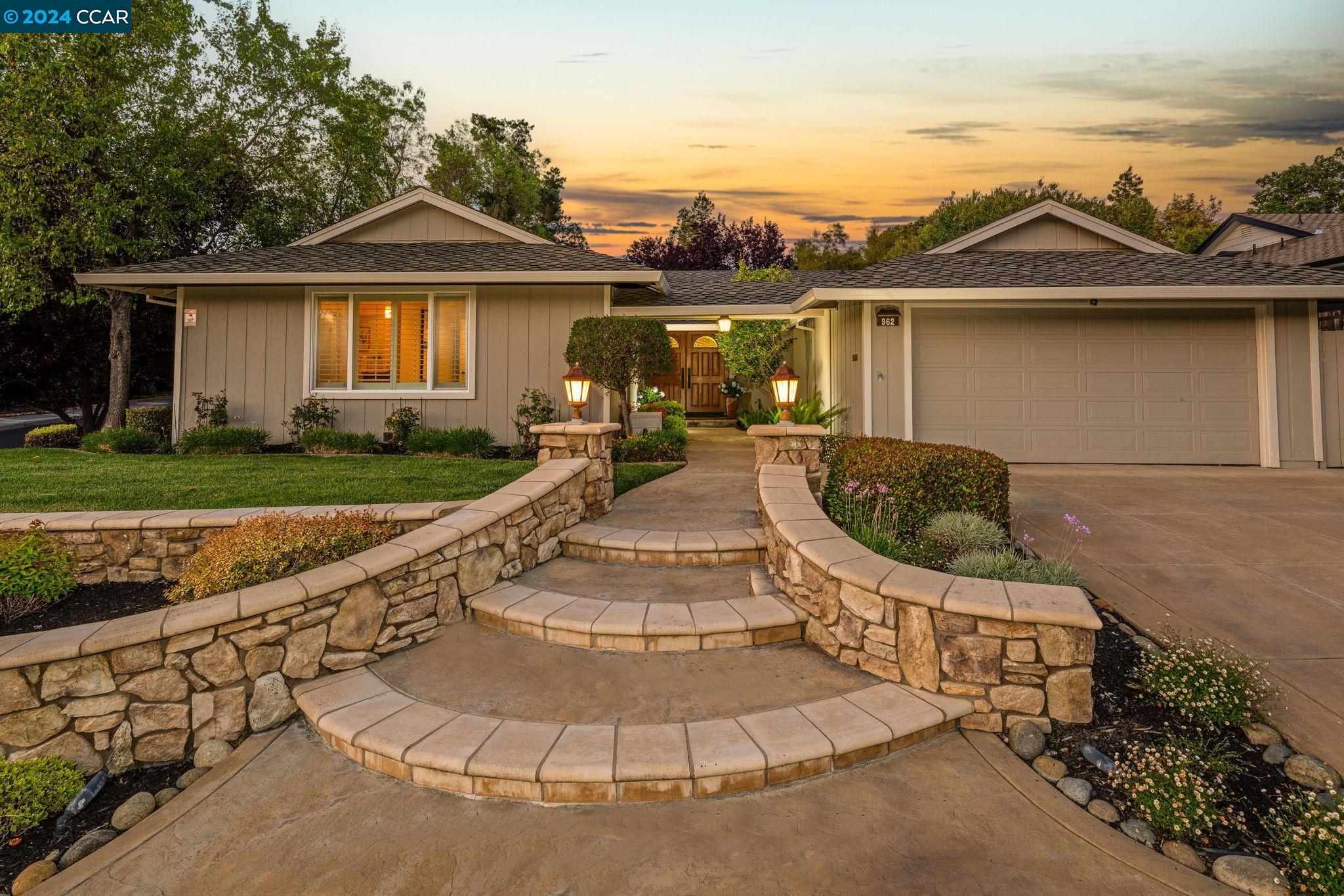 Front Image Thumbnail for CC41059916