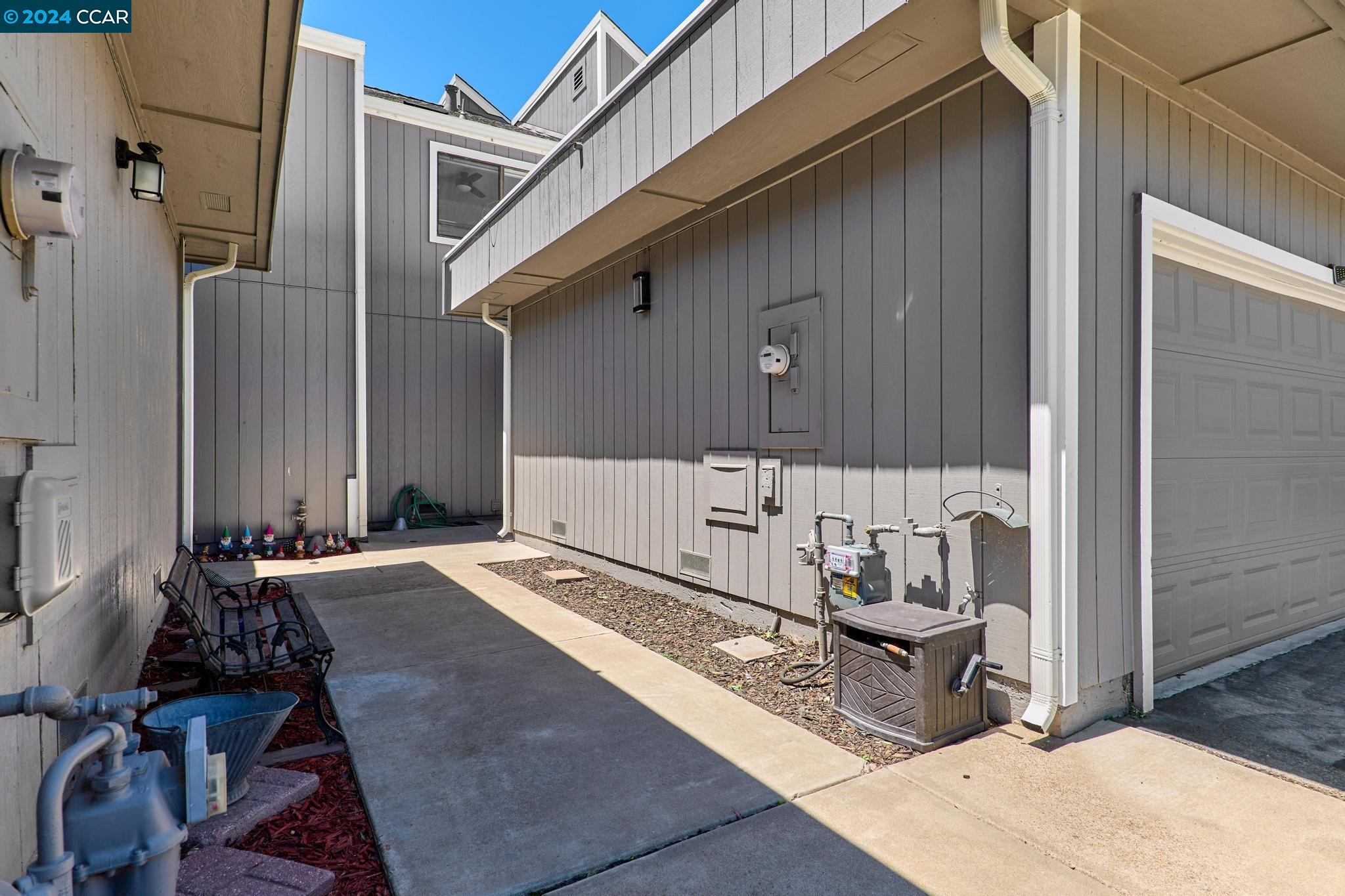 Detail Gallery Image 3 of 45 For 1605 Riverlake Rd, Discovery Bay,  CA 94505 - 3 Beds | 2/1 Baths