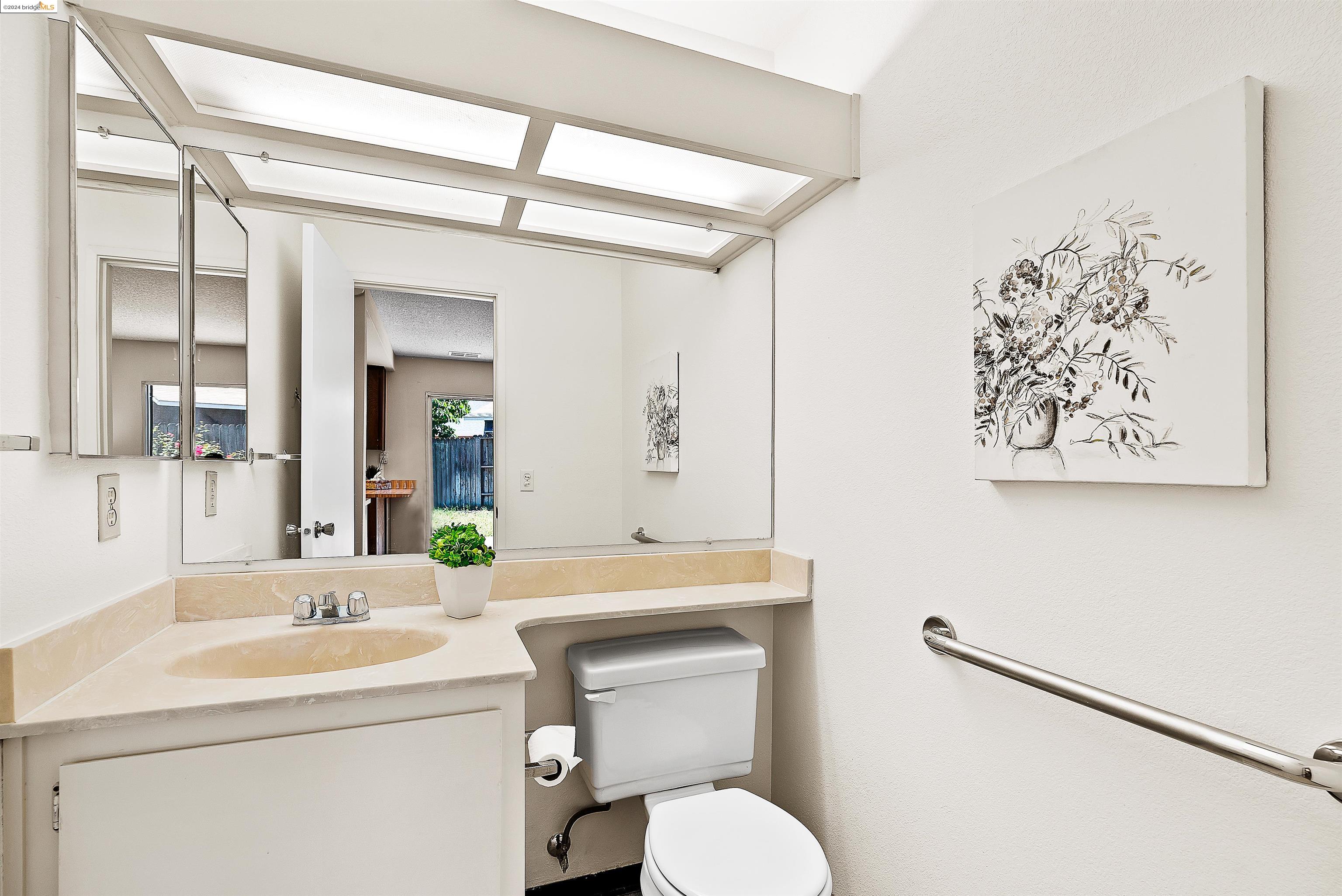 Detail Gallery Image 9 of 26 For 5033 Pisces Ave, Livermore,  CA 94551 - 4 Beds | 2/1 Baths