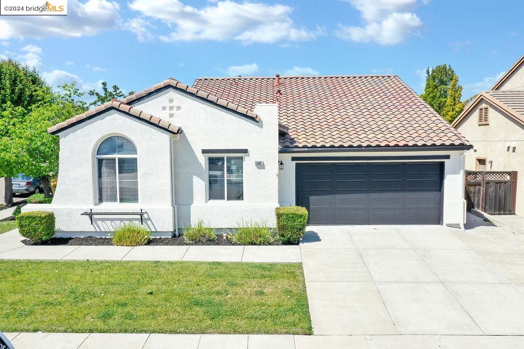 Detail Gallery Image 2 of 25 For 5562 Westmeath Way, Antioch,  CA 94531 - 3 Beds | 2 Baths