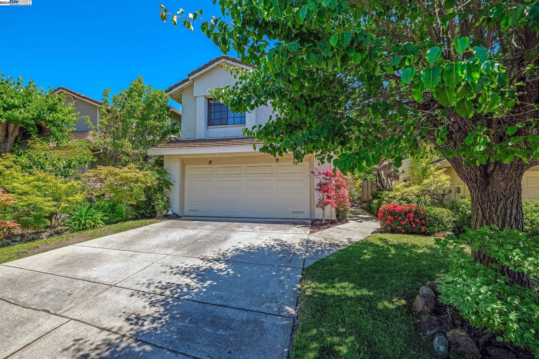 Detail Gallery Image 2 of 30 For 2270 Foxhill Dr, Martinez,  CA 94553 - 3 Beds | 2/1 Baths