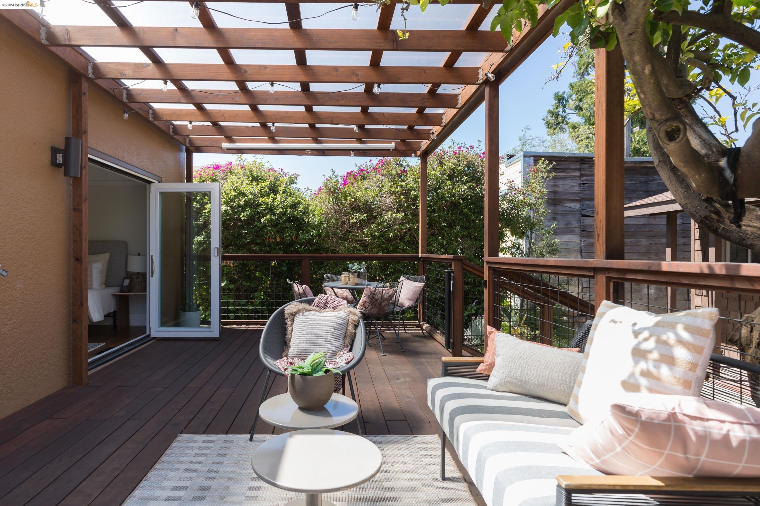 Detail Gallery Image 19 of 60 For 3018 Madeline Street, Oakland,  CA 94602 - 2 Beds | 2 Baths