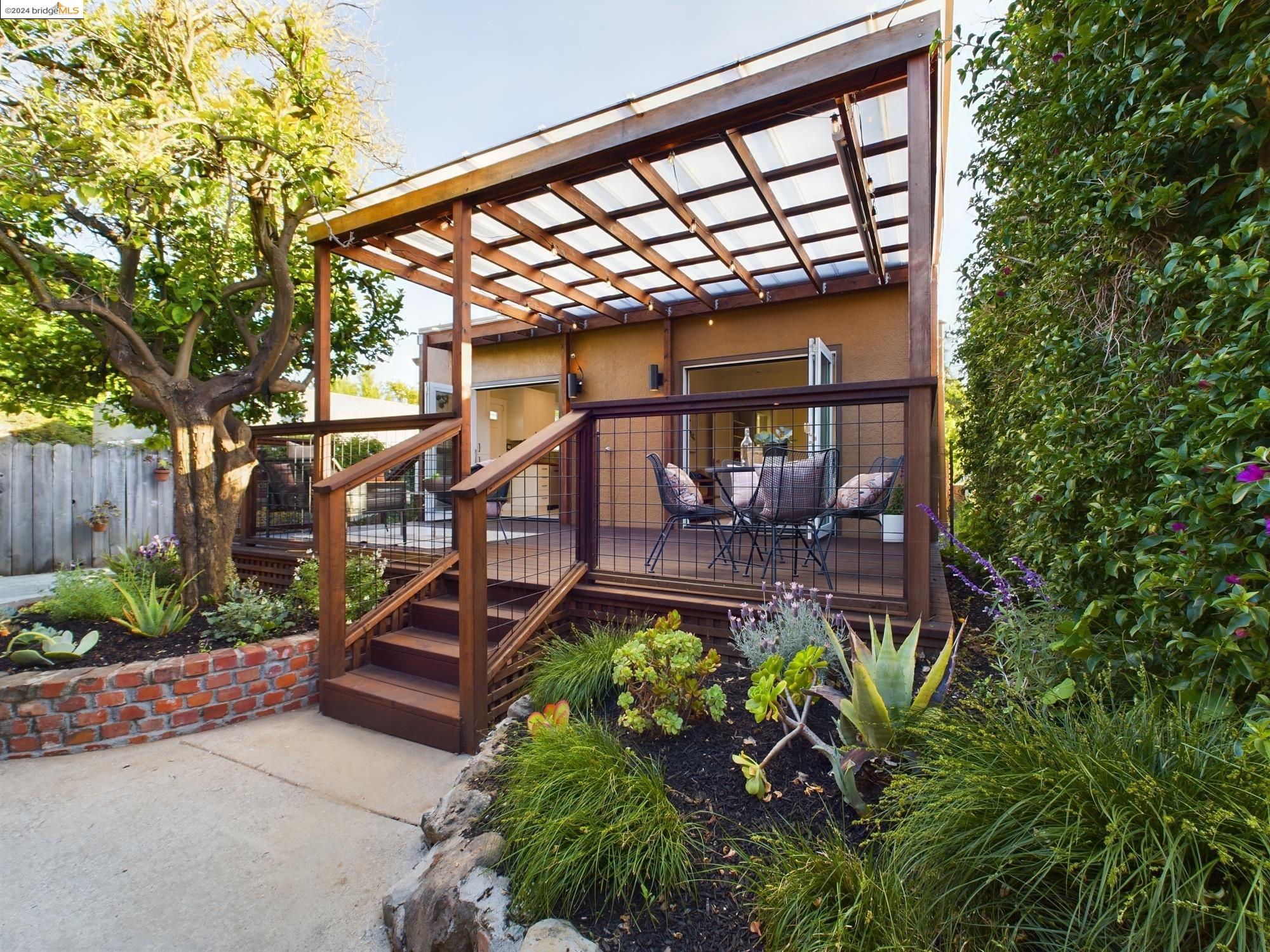 Detail Gallery Image 54 of 60 For 3018 Madeline Street, Oakland,  CA 94602 - 2 Beds | 2 Baths