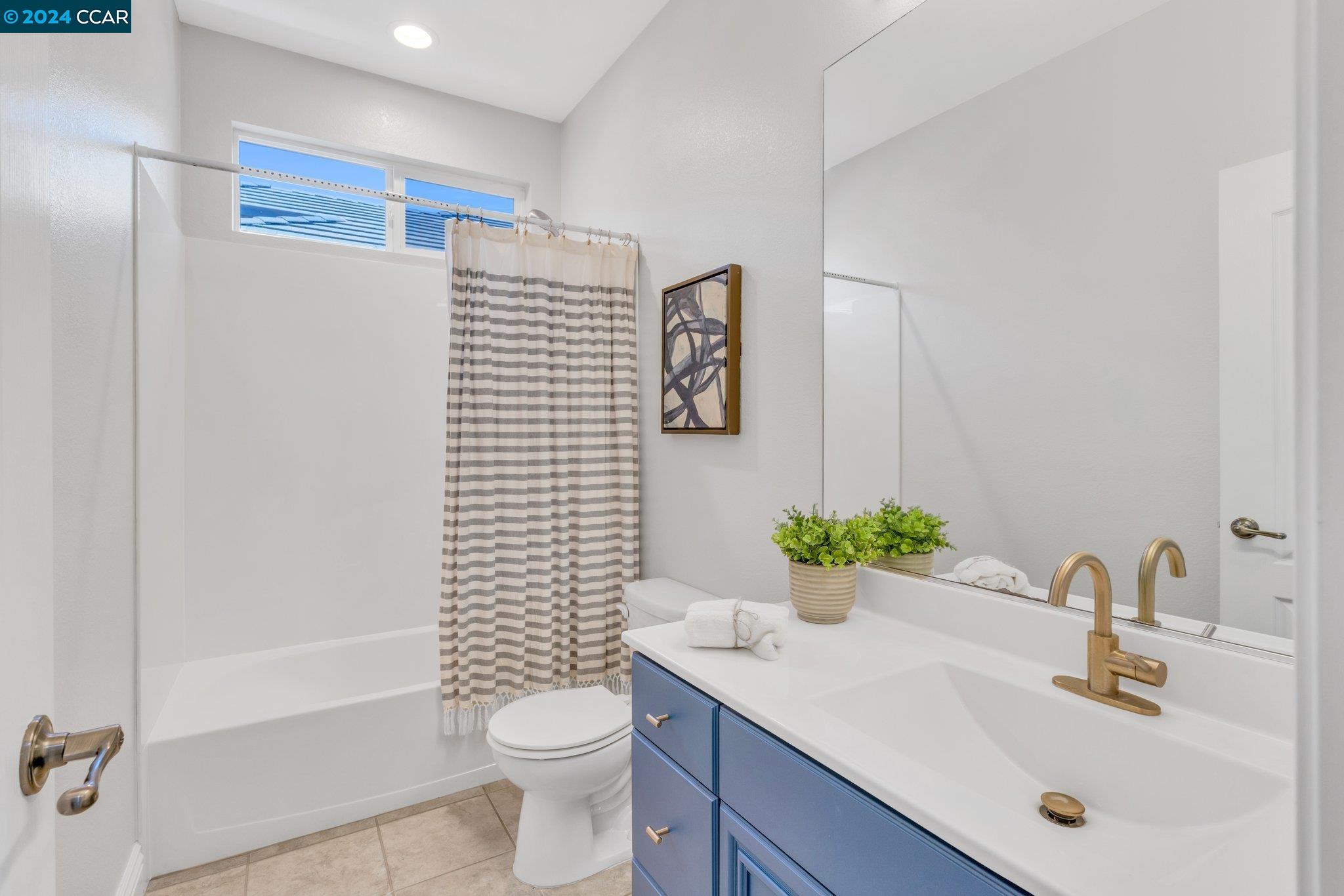Detail Gallery Image 16 of 28 For 9913 Pyramid Way, Discovery Bay,  CA 94505 - 3 Beds | 2 Baths