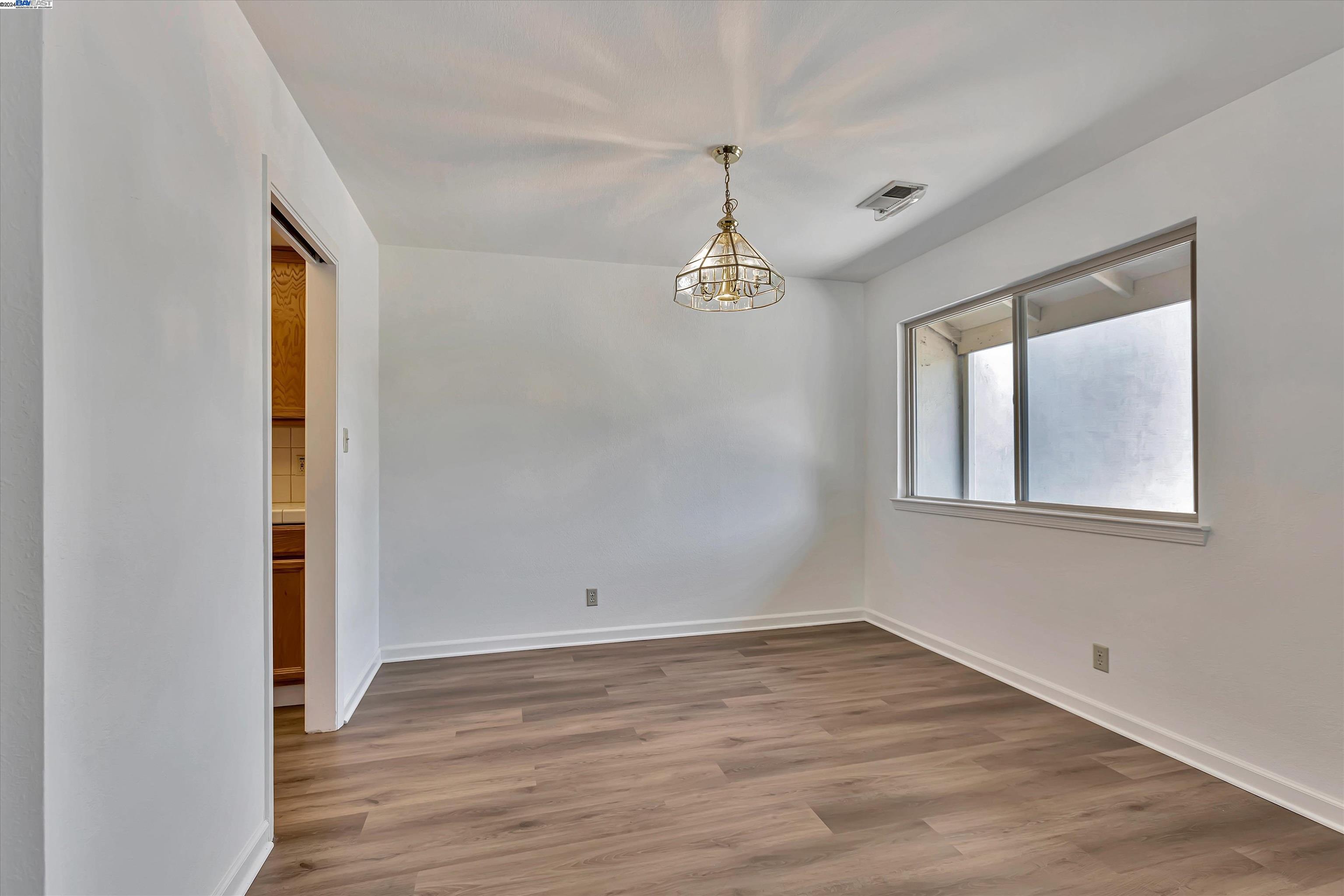 Photo #5: 41059953 Listing 