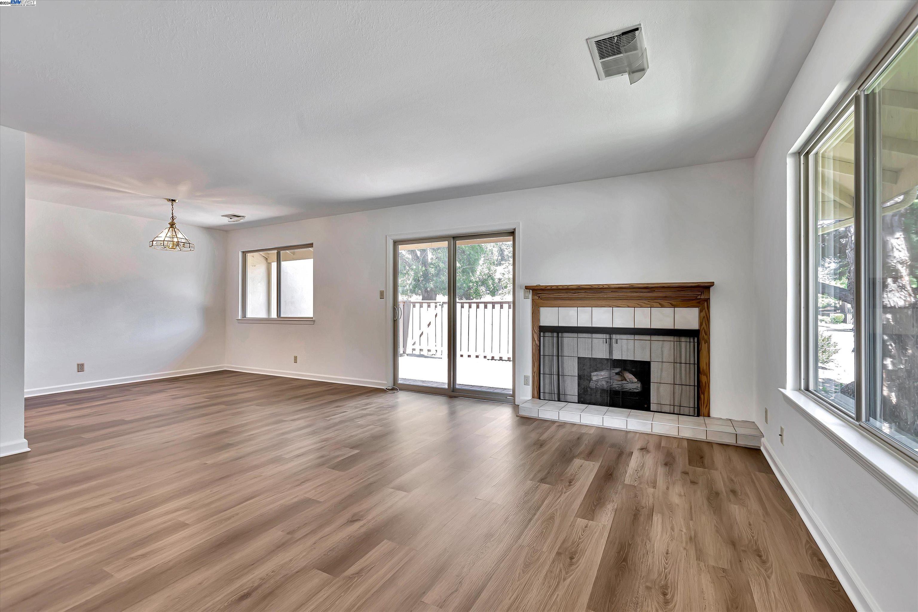 Detail Gallery Image 7 of 20 For 1622 Candelero Dr, Walnut Creek,  CA 94598 - 2 Beds | 2 Baths