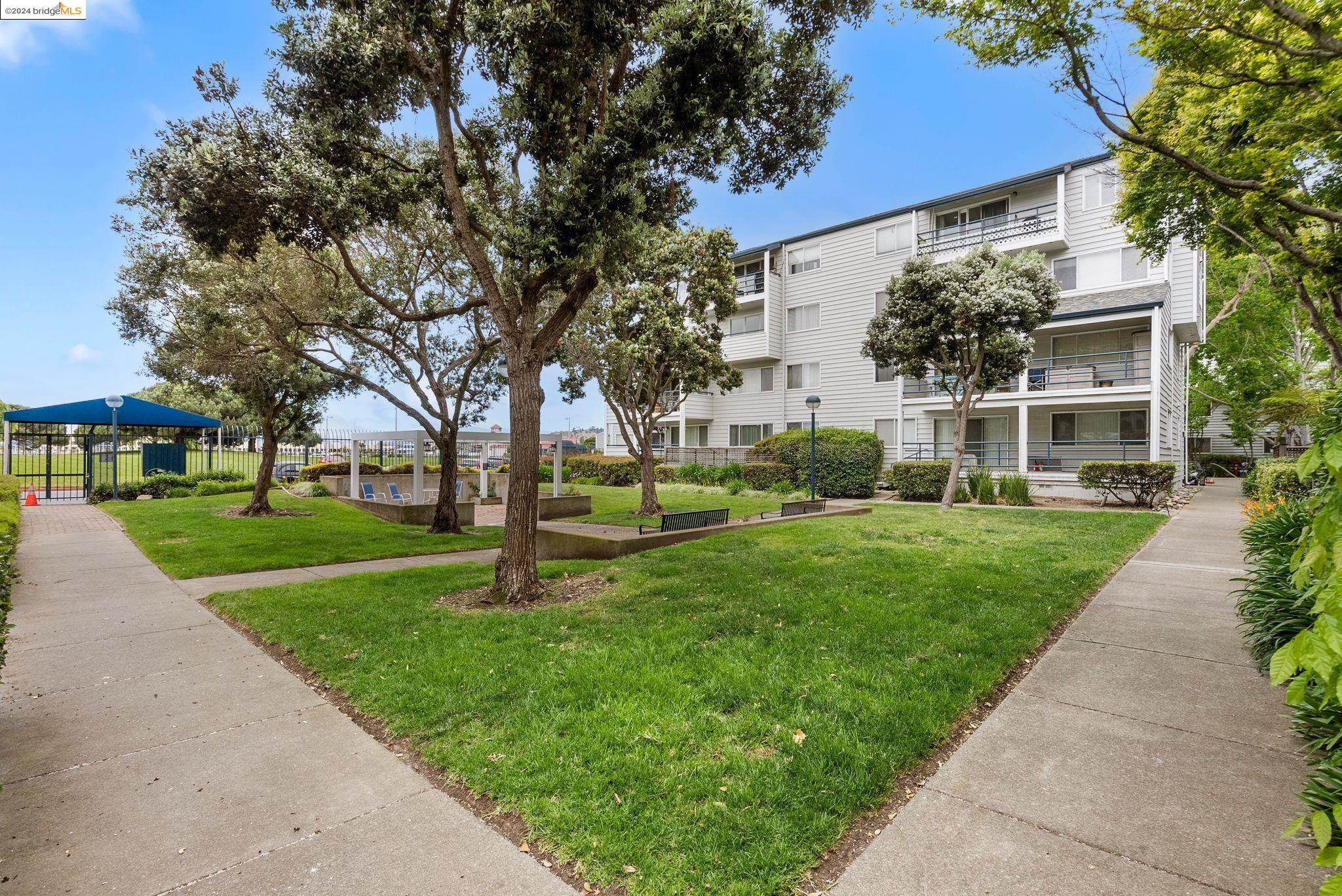 Detail Gallery Image 2 of 22 For 1201 Melville Square #210,  Richmond,  CA 94804 - 2 Beds | 2 Baths