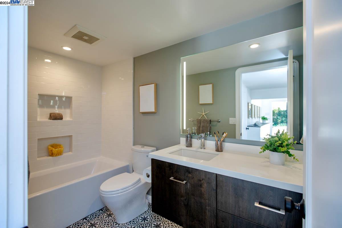 Detail Gallery Image 37 of 59 For 2821 Lincoln Ave, Alameda,  CA 94501 - 3 Beds | 2 Baths