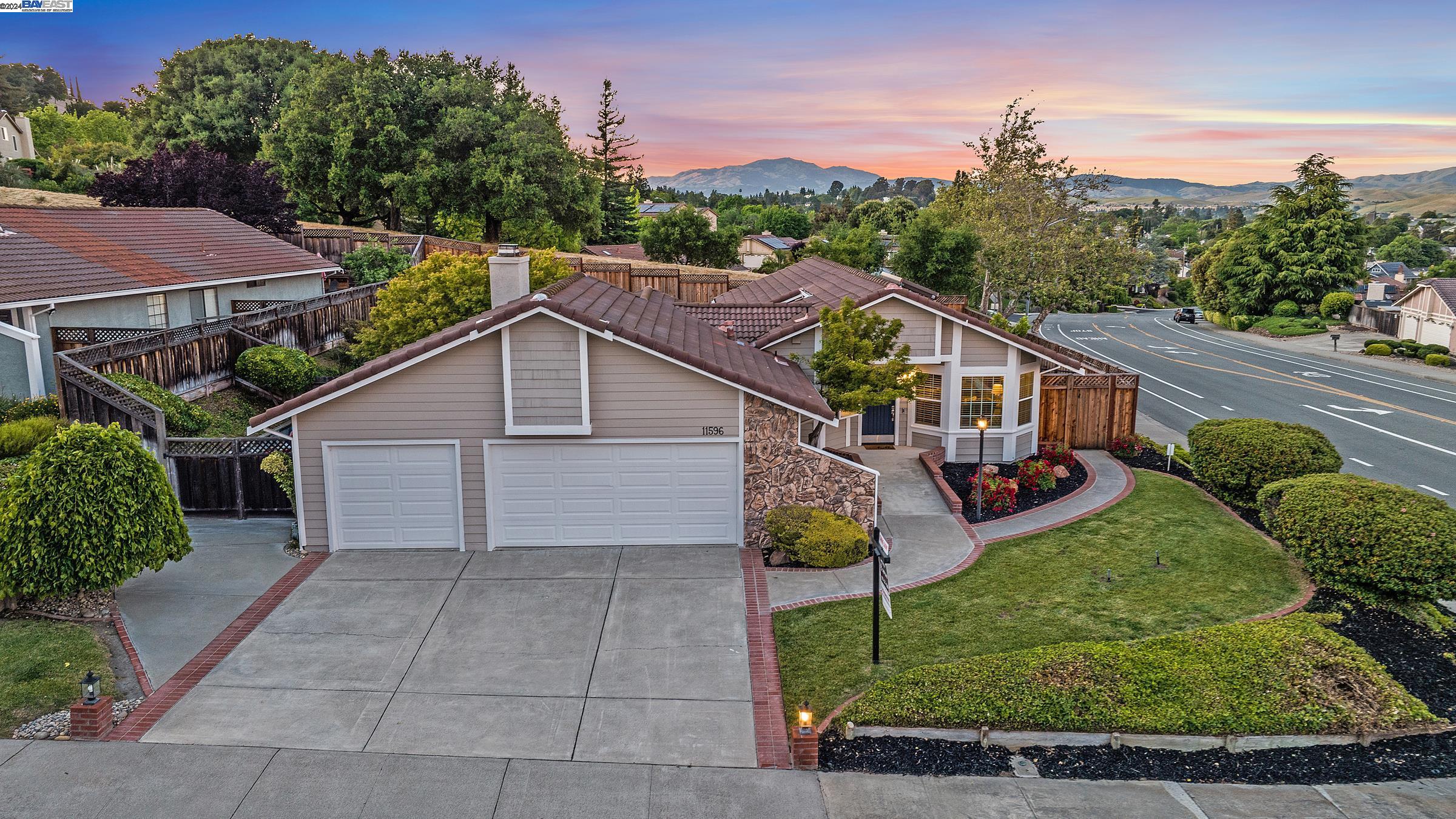 Detail Gallery Image 1 of 1 For 11596 Rolling Hills Dr, Dublin,  CA 94568 - 3 Beds | 2 Baths