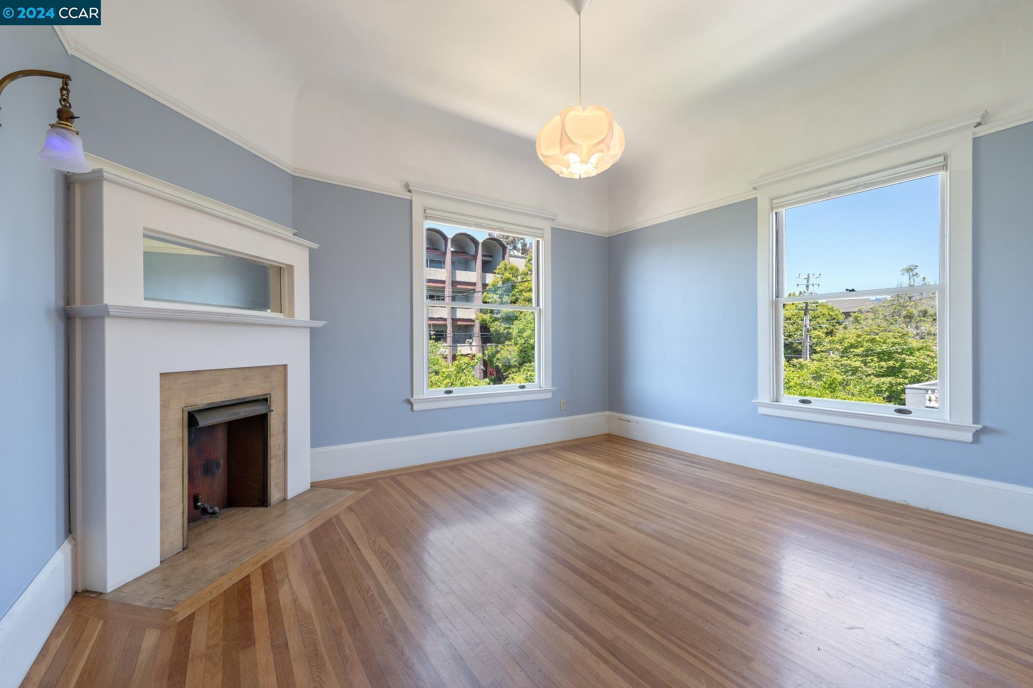 Detail Gallery Image 32 of 60 For 3922 Harrison St, Oakland,  CA 94611-4537 - 6 Beds | 3/1 Baths