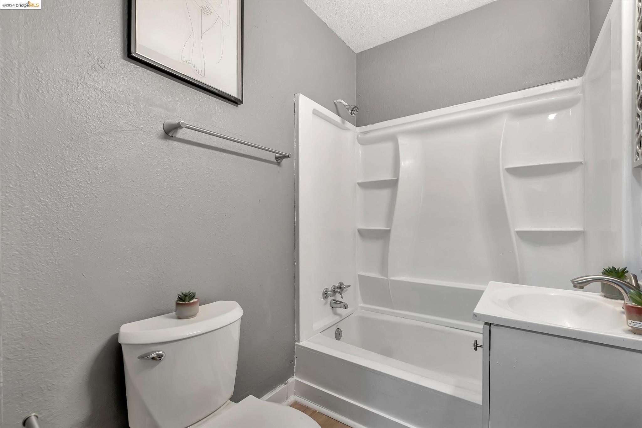 Detail Gallery Image 18 of 28 For 8401 Plymouth St, Oakland,  CA 94621 - 2 Beds | 1 Baths