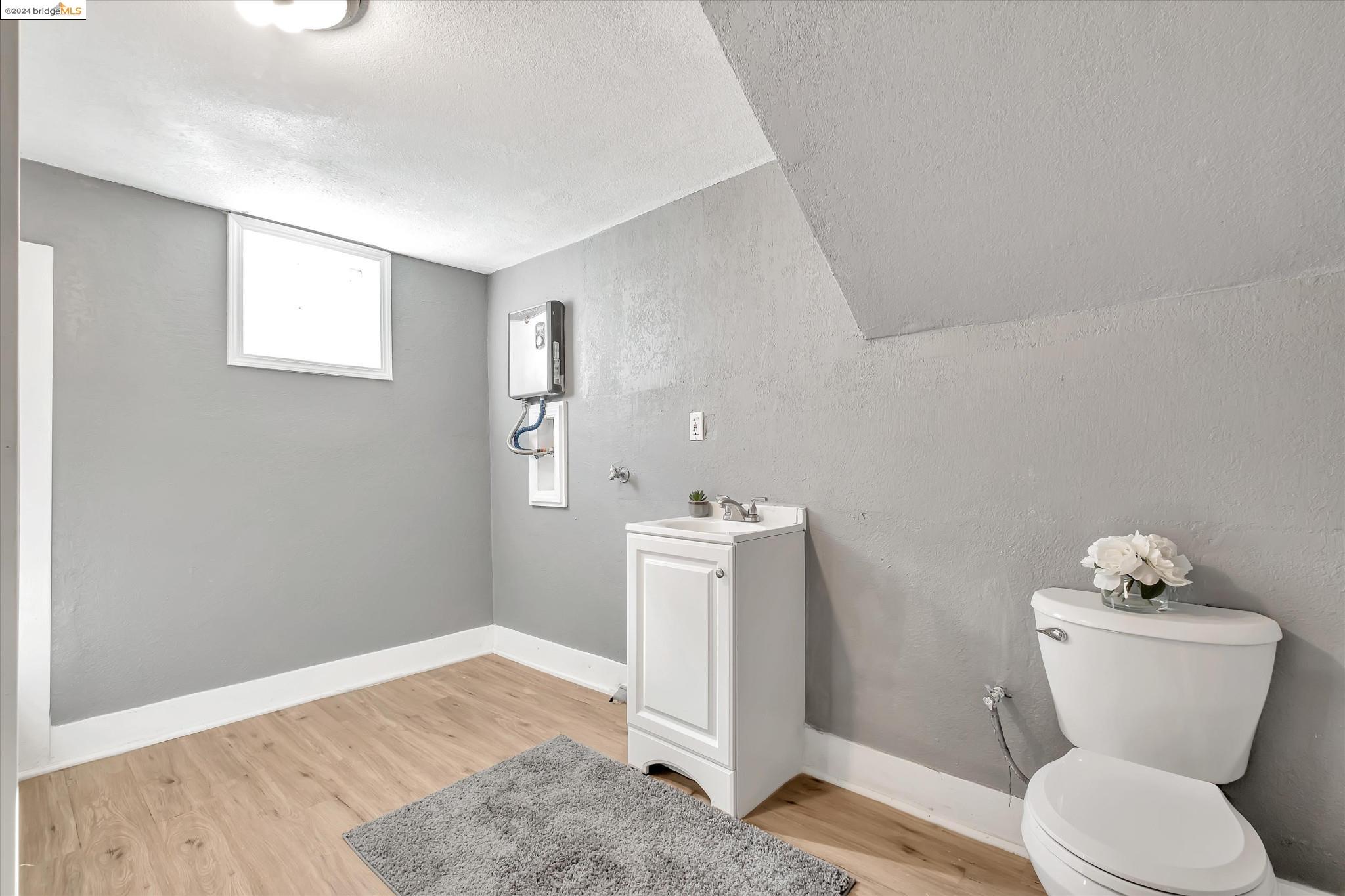 Detail Gallery Image 22 of 28 For 8401 Plymouth St, Oakland,  CA 94621 - 2 Beds | 1 Baths