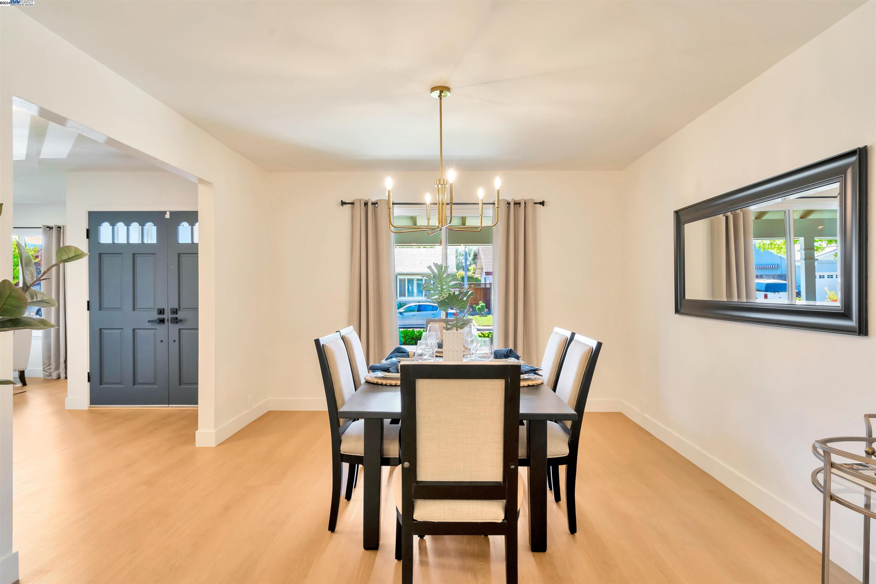 Detail Gallery Image 13 of 45 For 2033 Foxswallow Rd, Pleasanton,  CA 94566 - 4 Beds | 2 Baths