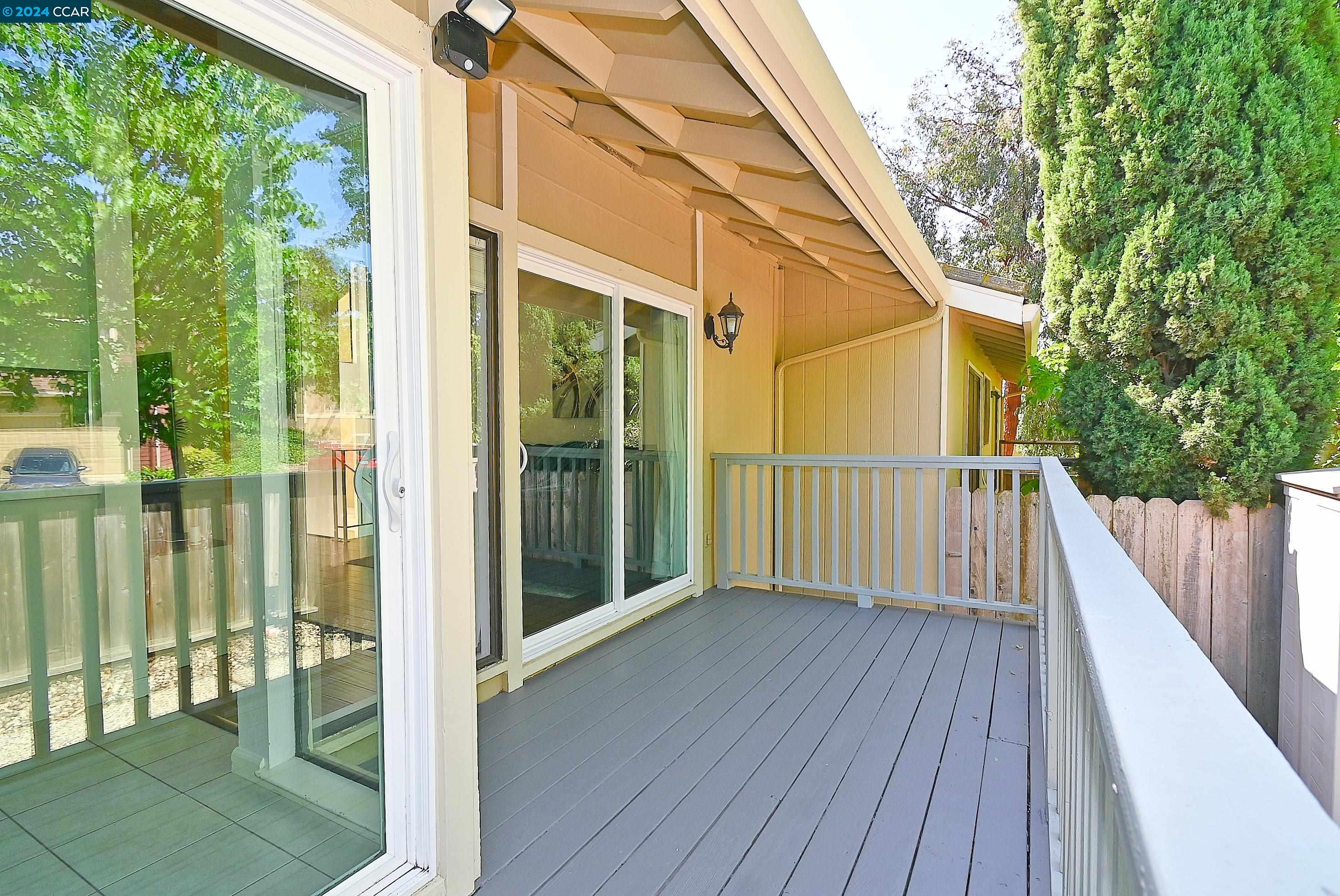 Detail Gallery Image 17 of 31 For 341 Wildcroft Dr, Martinez,  CA 94553 - 2 Beds | 2 Baths