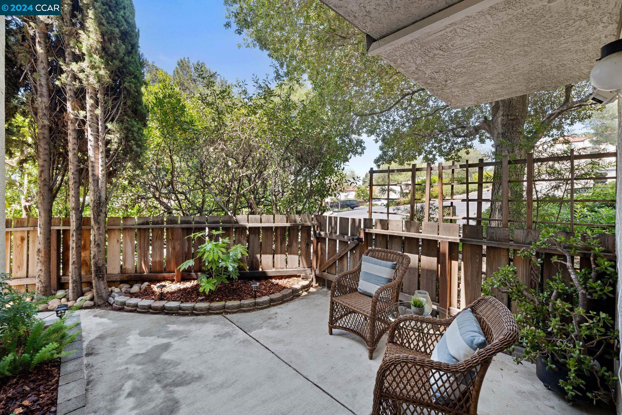 Detail Gallery Image 28 of 36 For 21314 Gary Dr #101,  Hayward,  CA 94546 - 3 Beds | 2 Baths