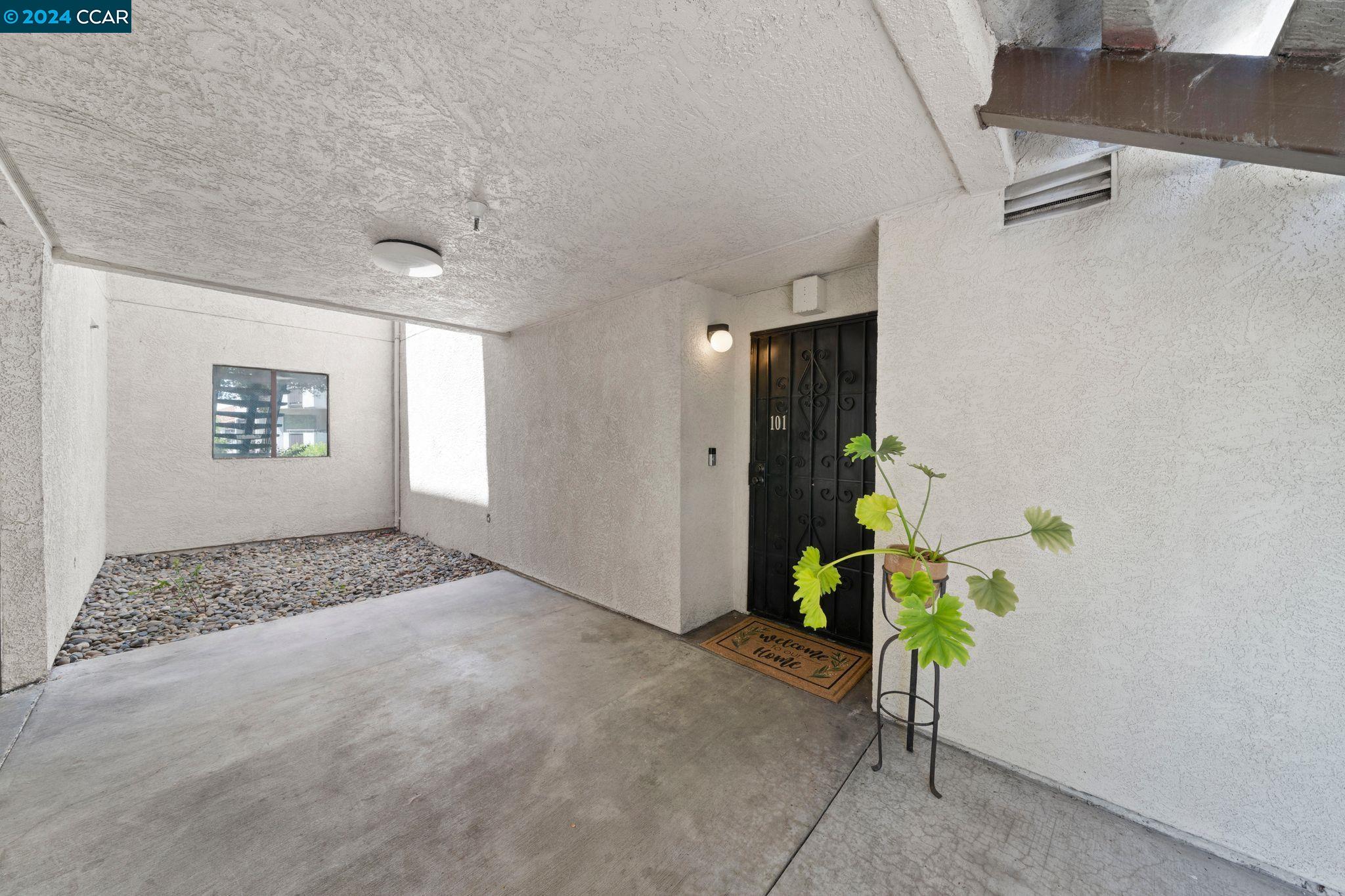 Detail Gallery Image 32 of 36 For 21314 Gary Dr #101,  Hayward,  CA 94546 - 3 Beds | 2 Baths