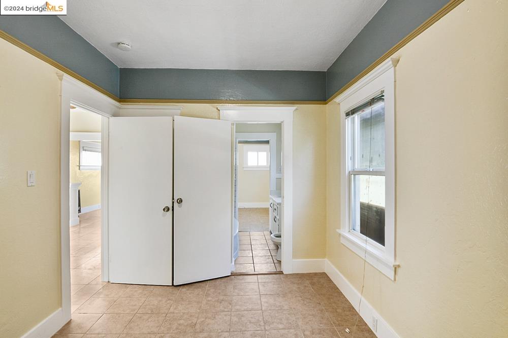 Detail Gallery Image 11 of 27 For 142 12th St, Richmond,  CA 94801 - 3 Beds | 1 Baths