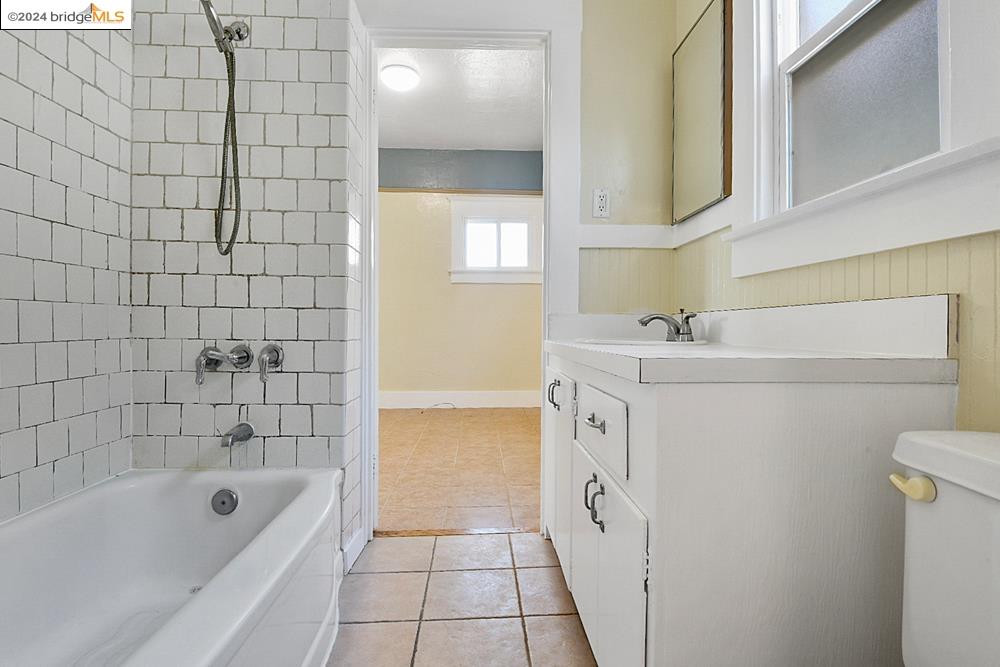 Detail Gallery Image 19 of 27 For 142 12th St, Richmond,  CA 94801 - 3 Beds | 1 Baths