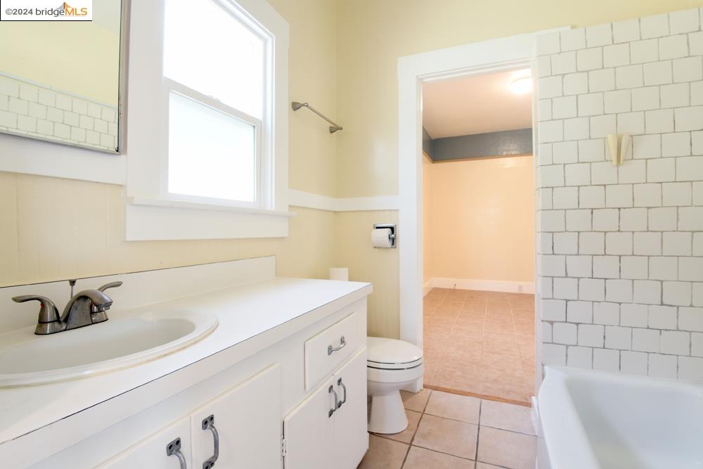 Detail Gallery Image 22 of 27 For 142 12th St, Richmond,  CA 94801 - 3 Beds | 1 Baths