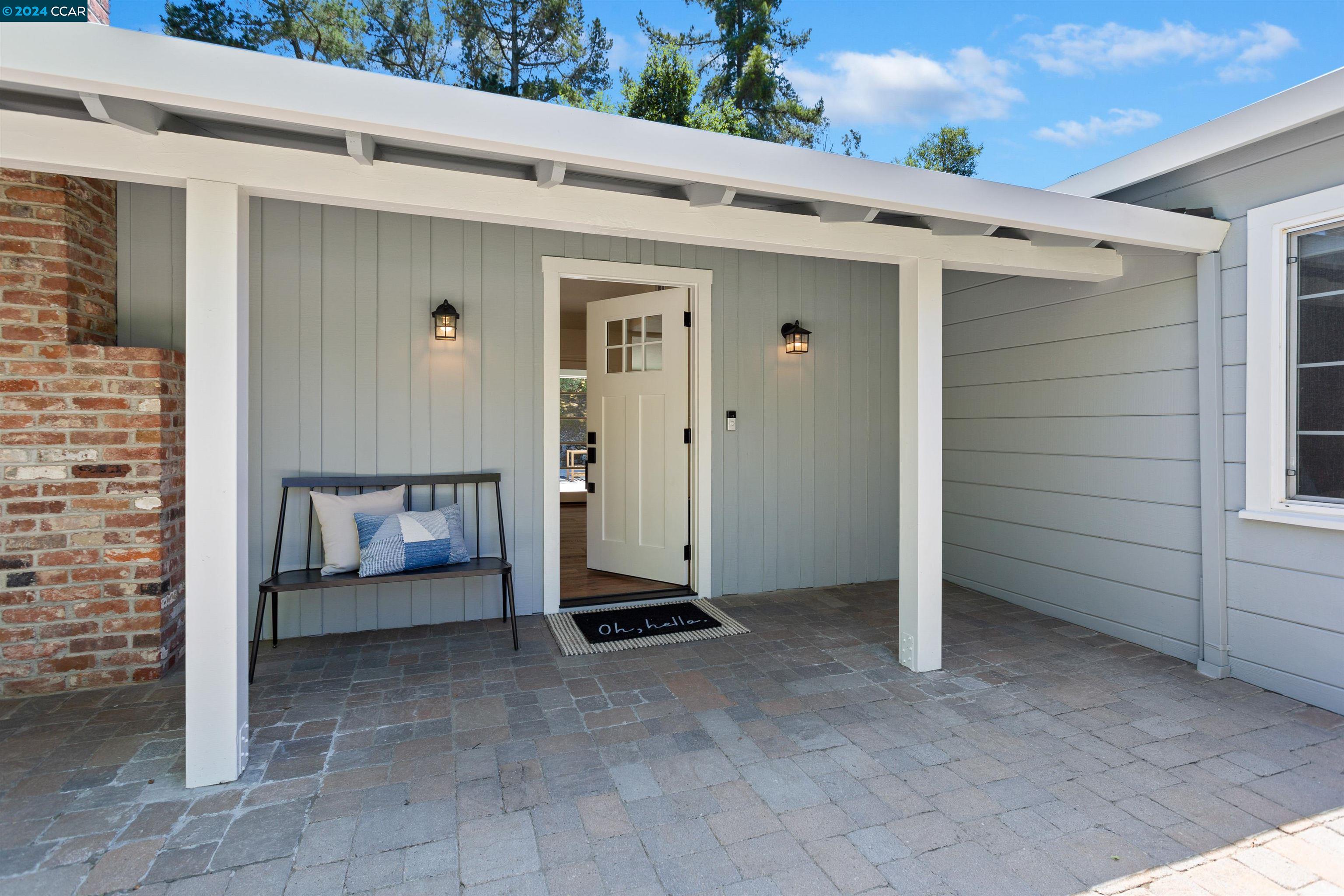 Detail Gallery Image 3 of 28 For 90 Meadow View Rd, Orinda,  CA 94563 - 3 Beds | 2 Baths