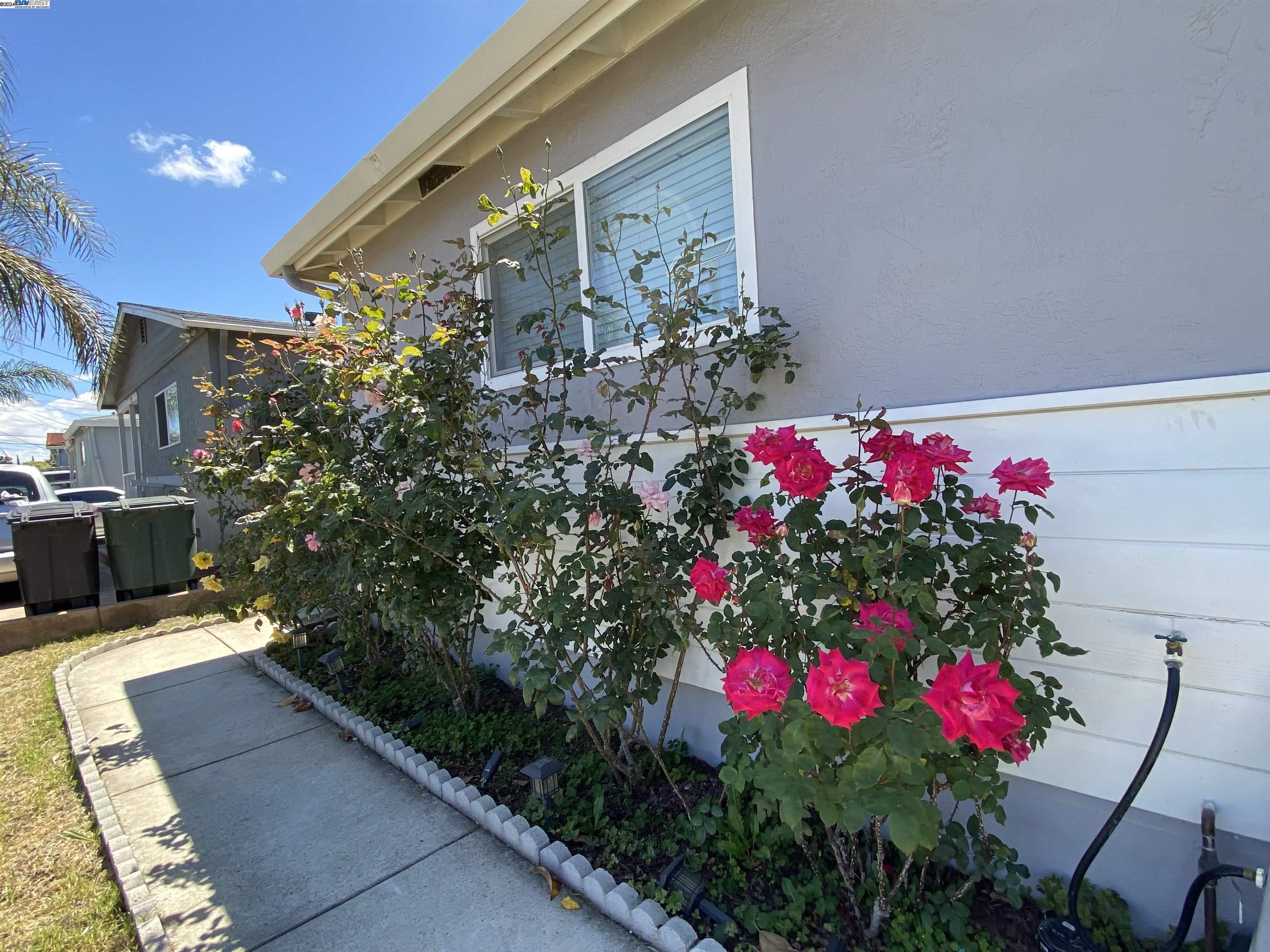 Detail Gallery Image 13 of 60 For 213 W Leland Rd, Pittsburg,  CA 94565 - 3 Beds | 2 Baths