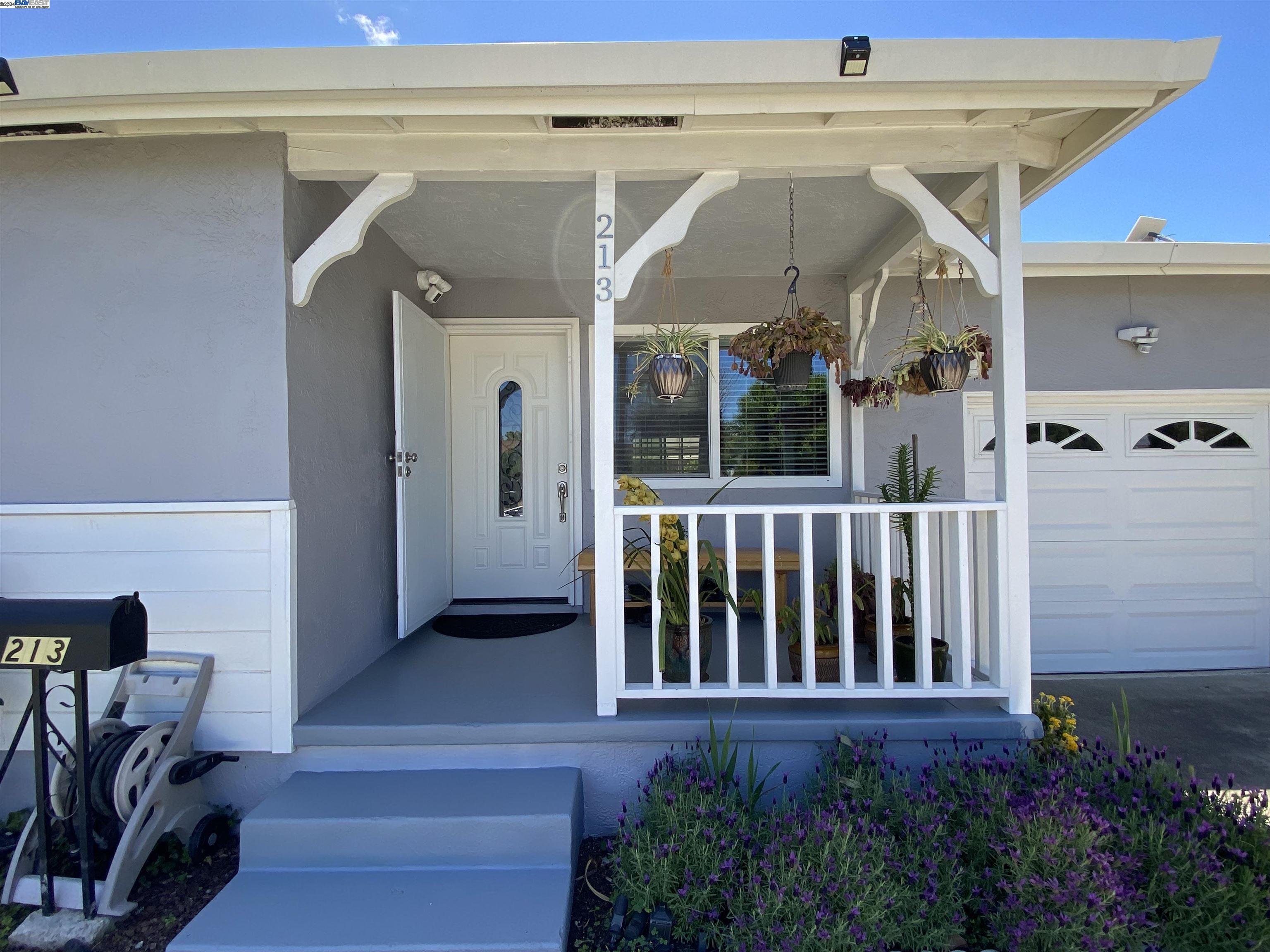 Detail Gallery Image 16 of 60 For 213 W Leland Rd, Pittsburg,  CA 94565 - 3 Beds | 2 Baths