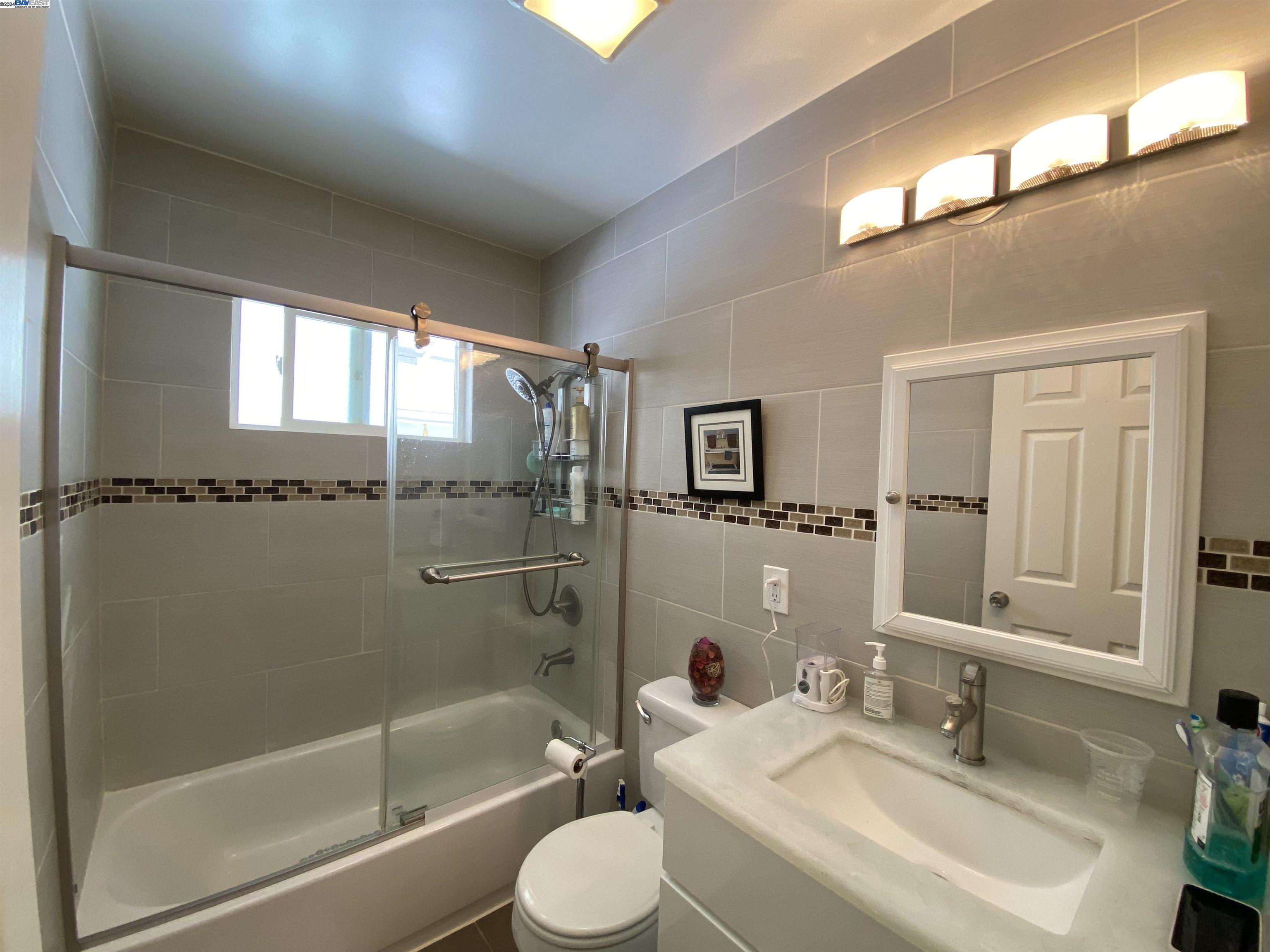 Detail Gallery Image 30 of 60 For 213 W Leland Rd, Pittsburg,  CA 94565 - 3 Beds | 2 Baths