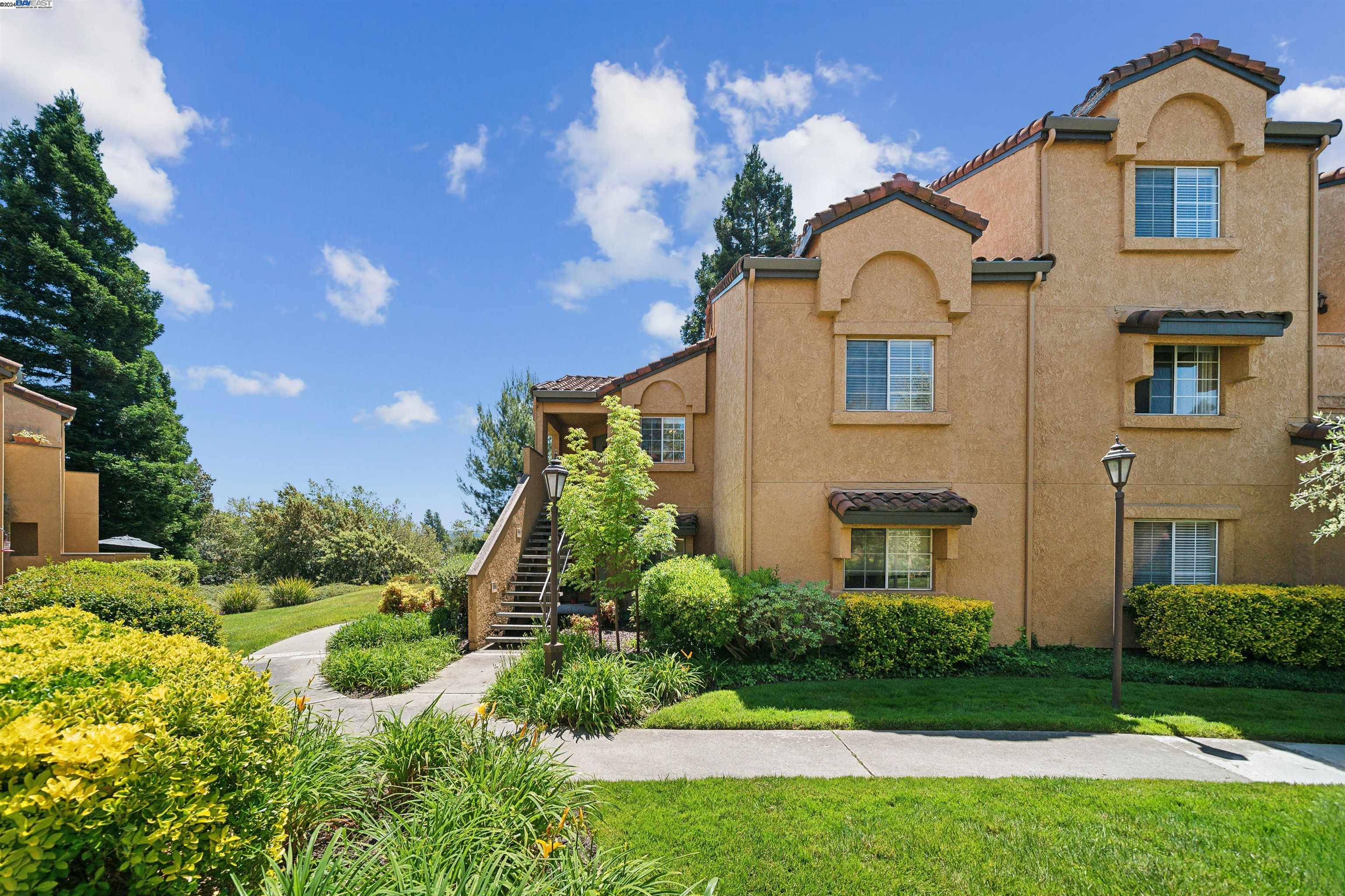 MLS: 41060005 Condo For Sale
