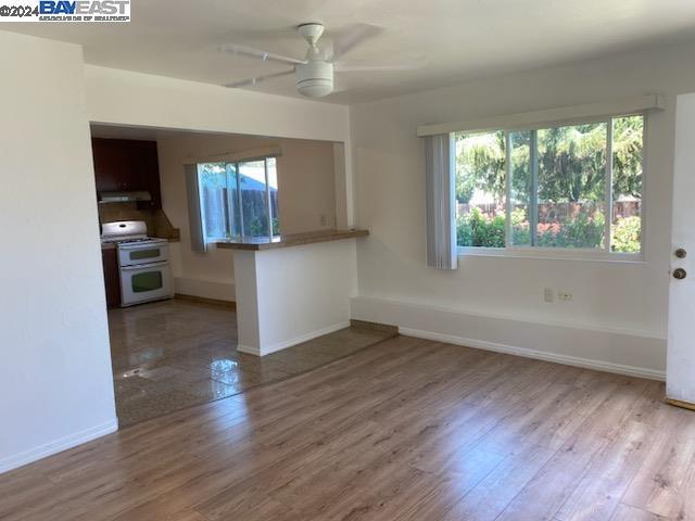 Detail Gallery Image 11 of 29 For 643 E I St, Benicia,  CA 94510 - – Beds | – Baths