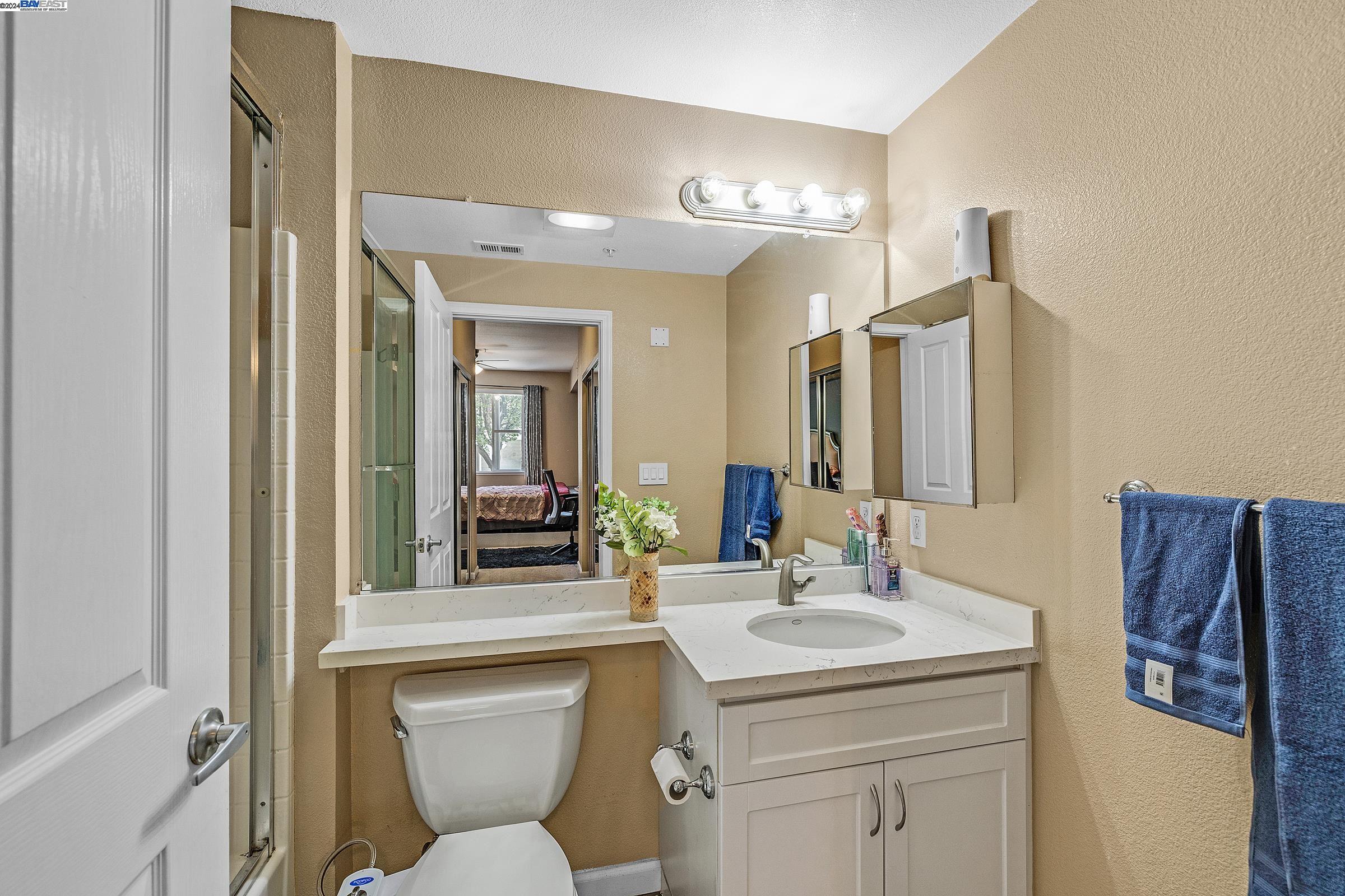 Detail Gallery Image 12 of 37 For 1982 W Bayshore Rd #110,  East Palo Alto,  CA 94303 - 3 Beds | 2 Baths