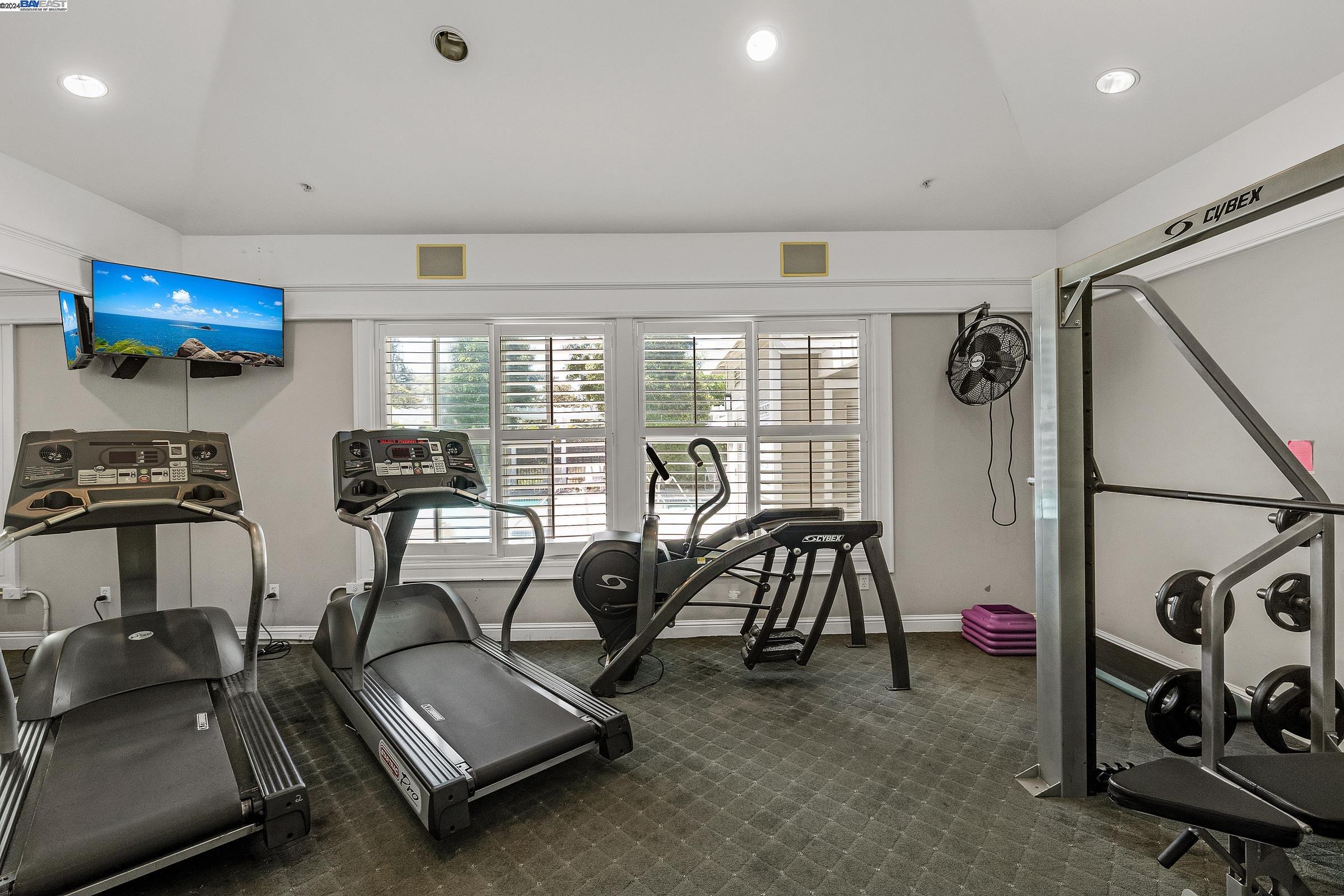 Detail Gallery Image 14 of 37 For 1982 W Bayshore Rd #110,  East Palo Alto,  CA 94303 - 3 Beds | 2 Baths
