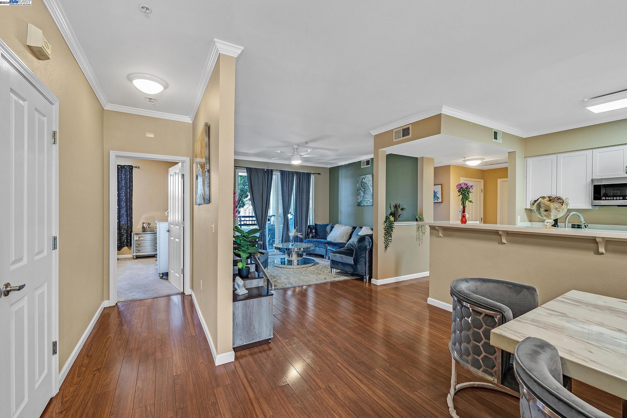 Detail Gallery Image 8 of 37 For 1982 W Bayshore Rd #110,  East Palo Alto,  CA 94303 - 3 Beds | 2 Baths