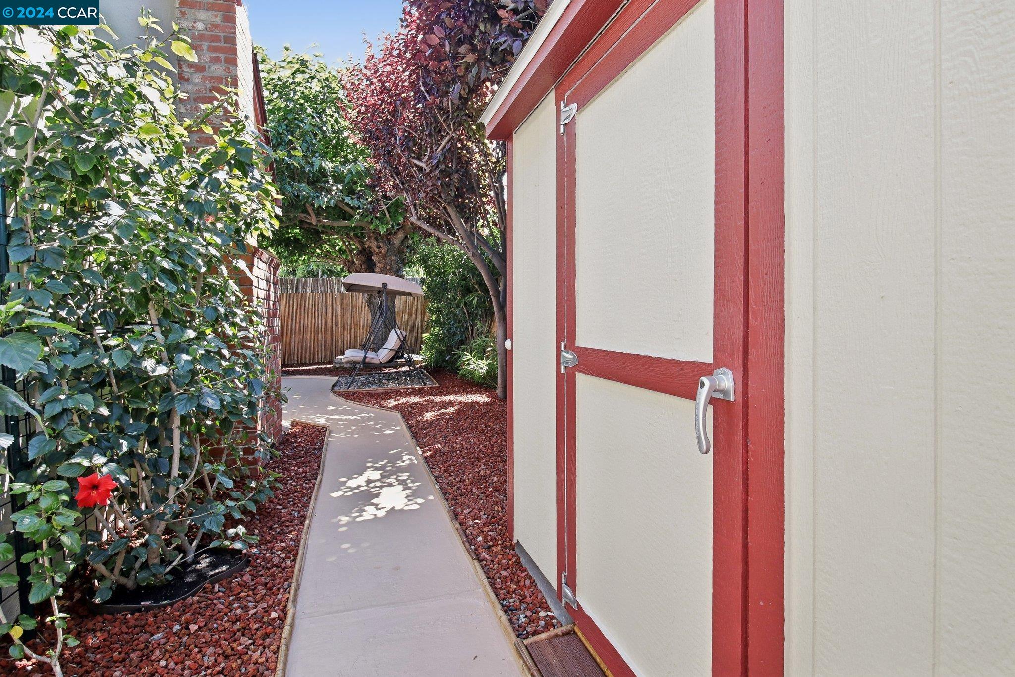 Detail Gallery Image 28 of 35 For 2207 Grovenor Ln, Concord,  CA 94520 - 4 Beds | 2 Baths
