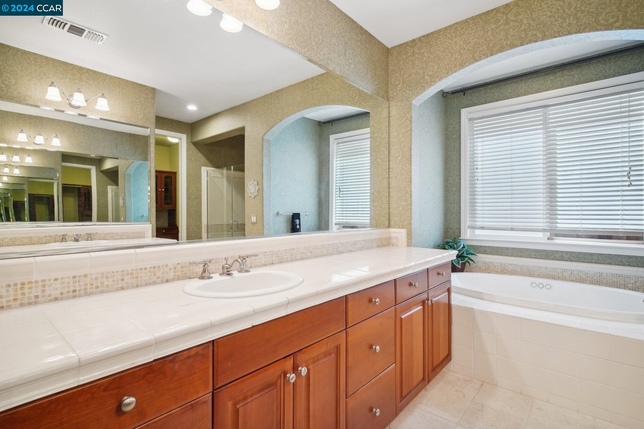 Detail Gallery Image 22 of 55 For 5106 Fern Ridge Cir, Discovery Bay,  CA 94505 - 6 Beds | 5 Baths
