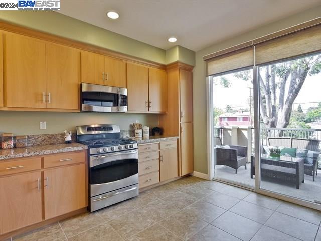 Detail Gallery Image 21 of 26 For 962 E Duane Ave, Sunnyvale,  CA 94085 - 4 Beds | 3/1 Baths