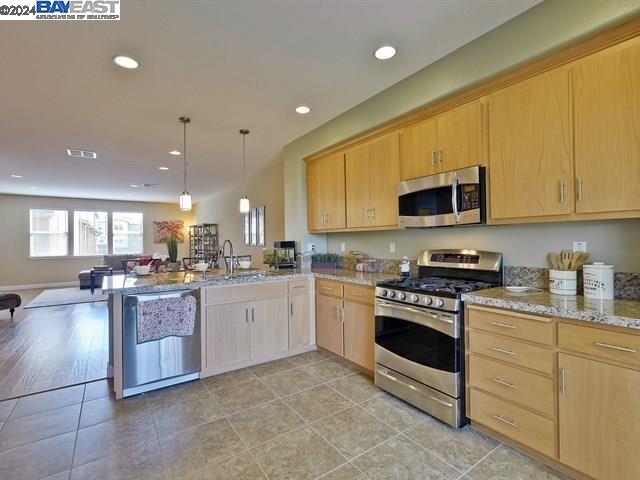 Detail Gallery Image 22 of 26 For 962 E Duane Ave, Sunnyvale,  CA 94085 - 4 Beds | 3/1 Baths
