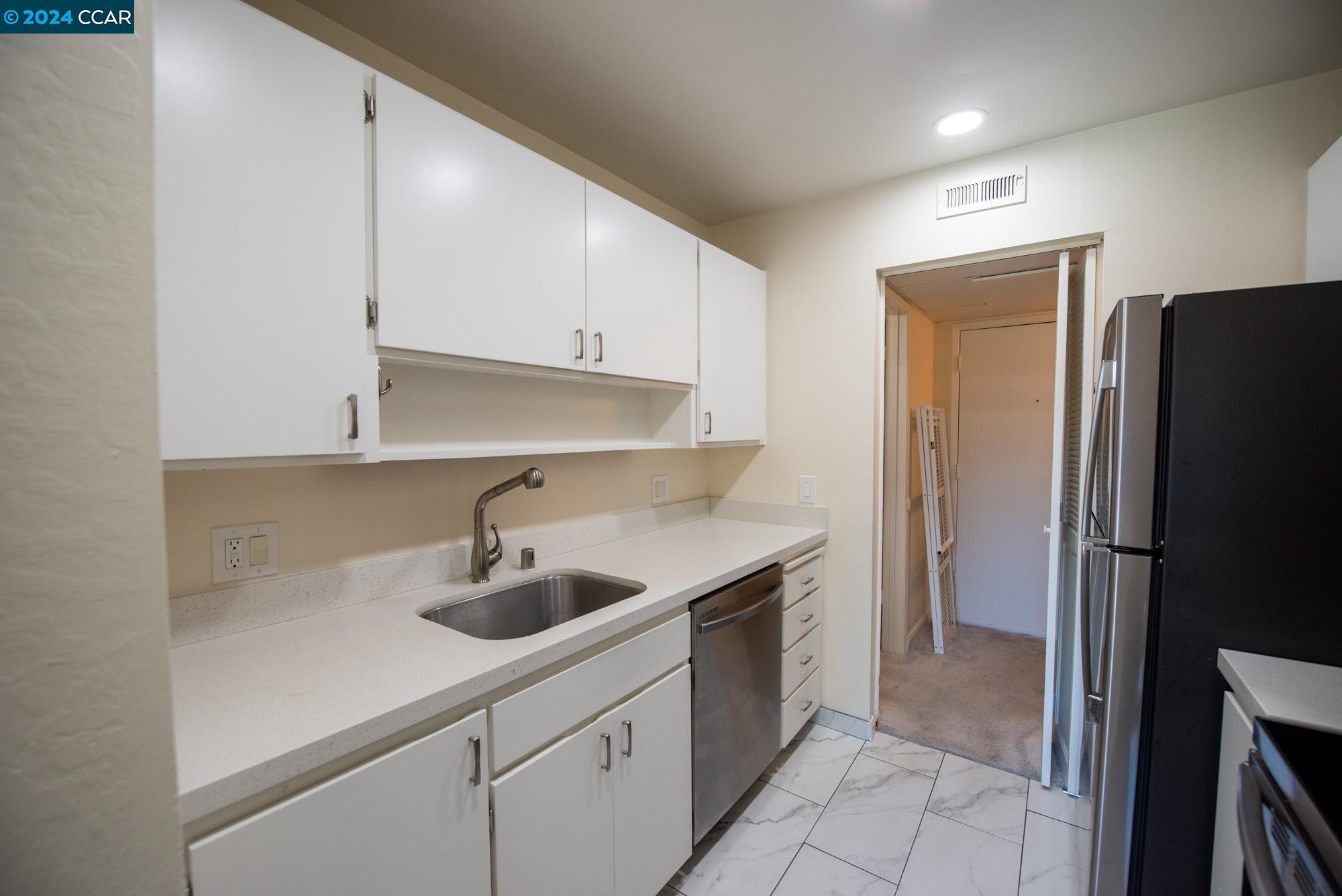 Detail Gallery Image 11 of 35 For 450 N Civic #204,  Walnut Creek,  CA 94596 - 2 Beds | 1 Baths