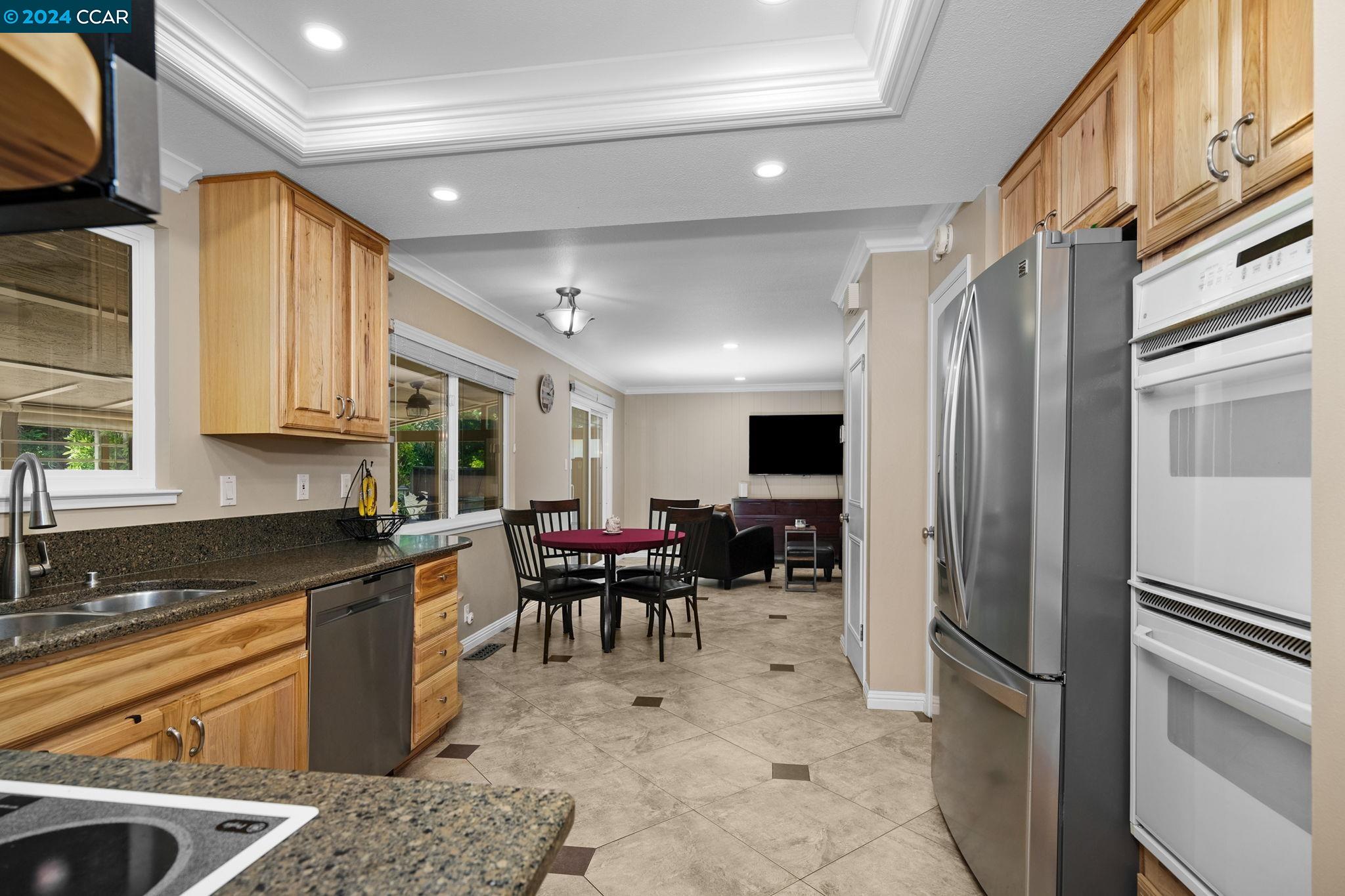 Detail Gallery Image 13 of 38 For 731 San Andreas Ct., Concord,  CA 94518 - 4 Beds | 2/1 Baths