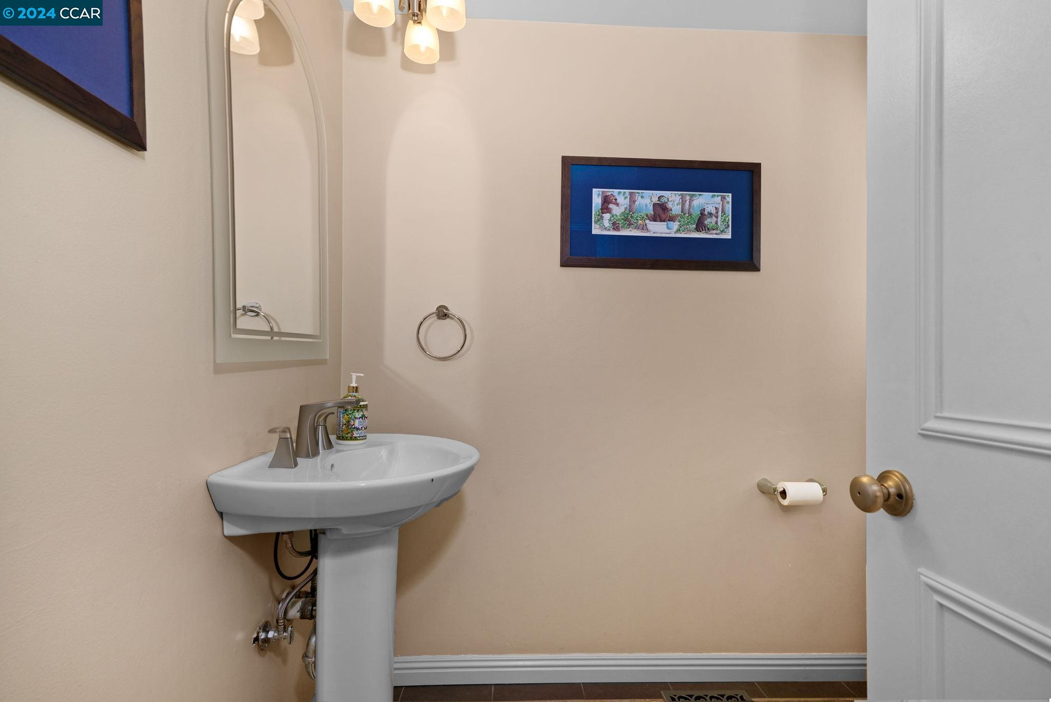 Detail Gallery Image 14 of 38 For 731 San Andreas Ct., Concord,  CA 94518 - 4 Beds | 2/1 Baths