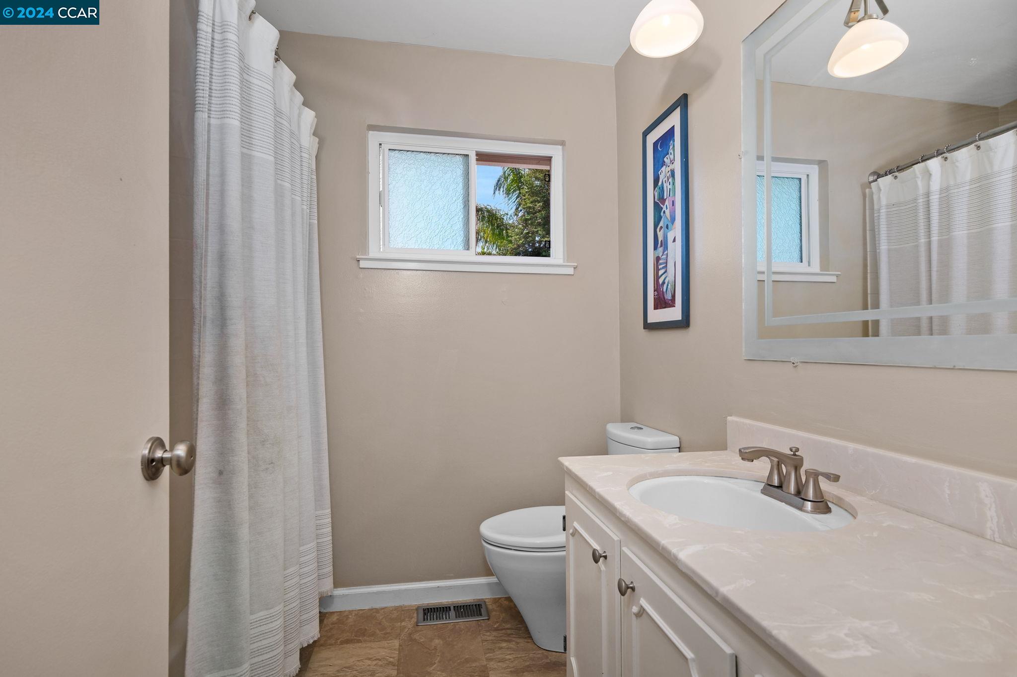 Detail Gallery Image 22 of 38 For 731 San Andreas Ct., Concord,  CA 94518 - 4 Beds | 2/1 Baths