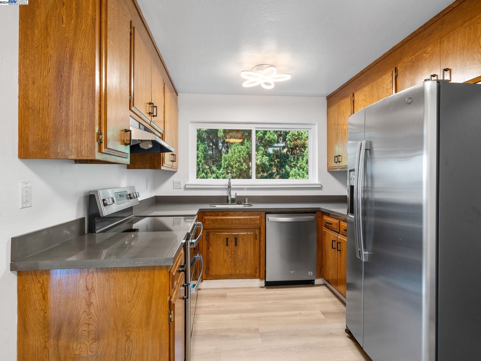 555 Joaquin Ave